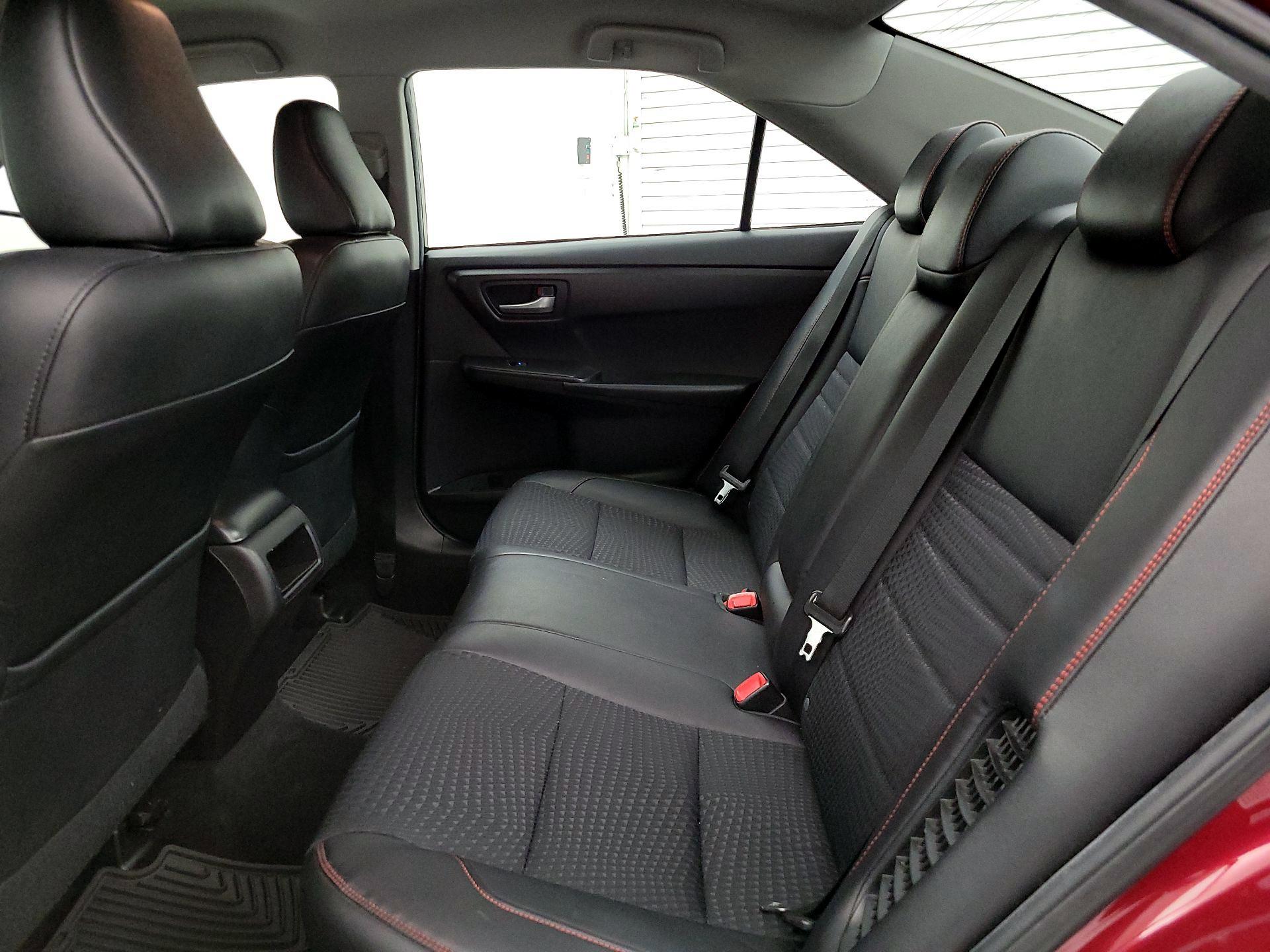 Thumbnail: 2015 Toyota Camry - 19