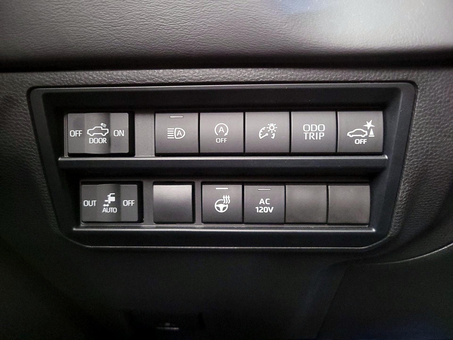 Thumbnail: 2023 Toyota Tundra - 13