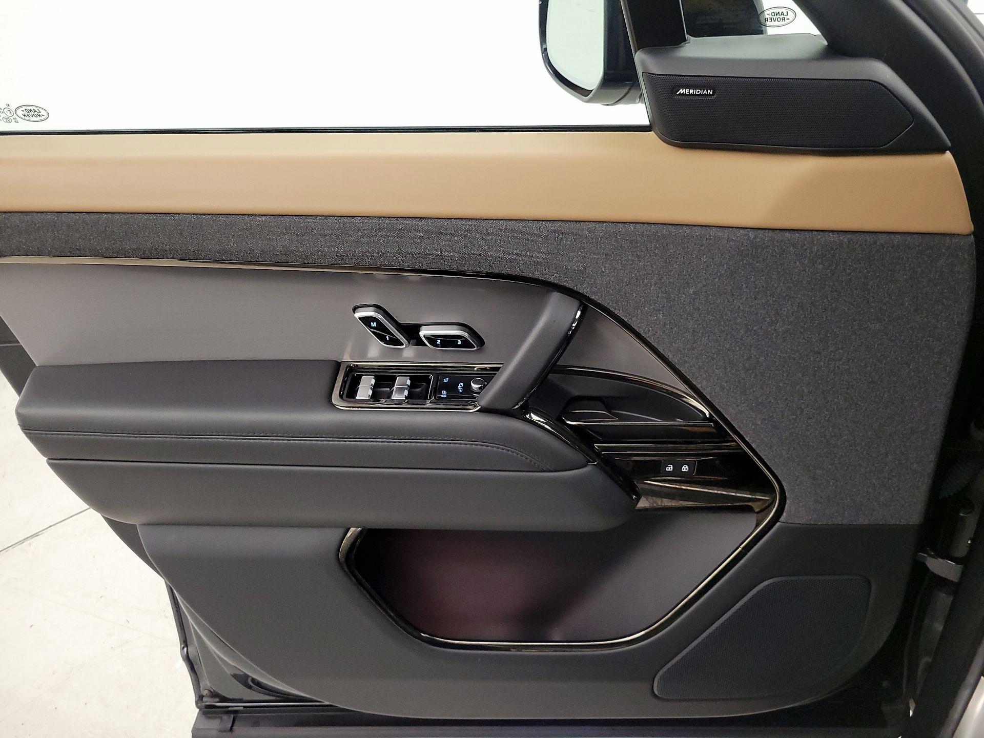 Thumbnail: 2023 Land Rover Range Rover Sport - 12