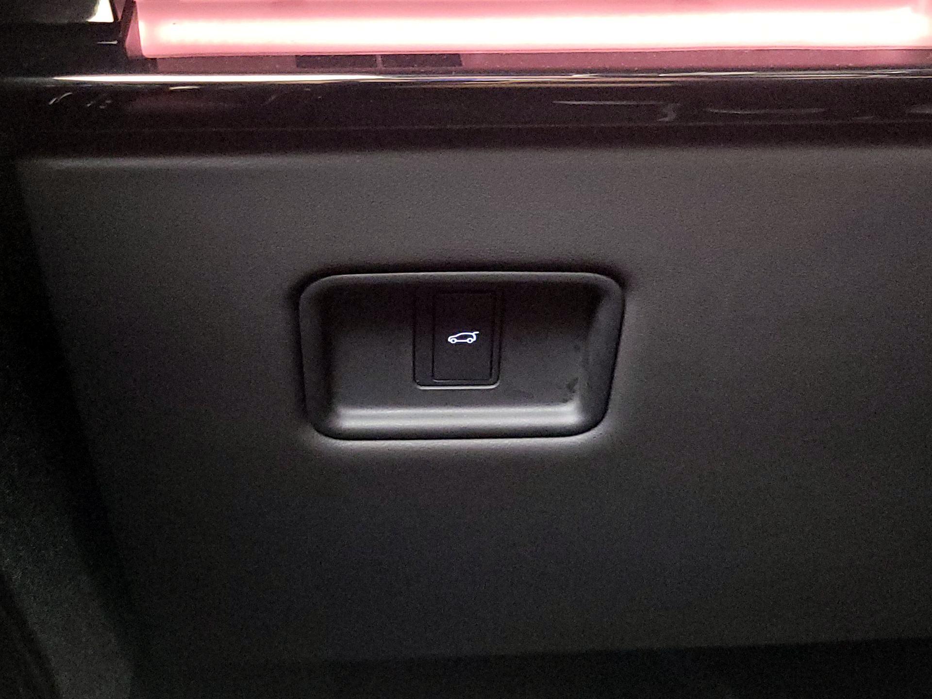 Thumbnail: 2023 Land Rover Range Rover Sport - 13