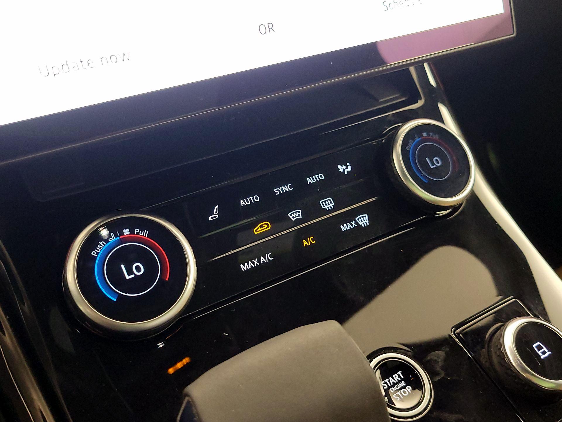 Thumbnail: 2023 Land Rover Range Rover Sport - 17