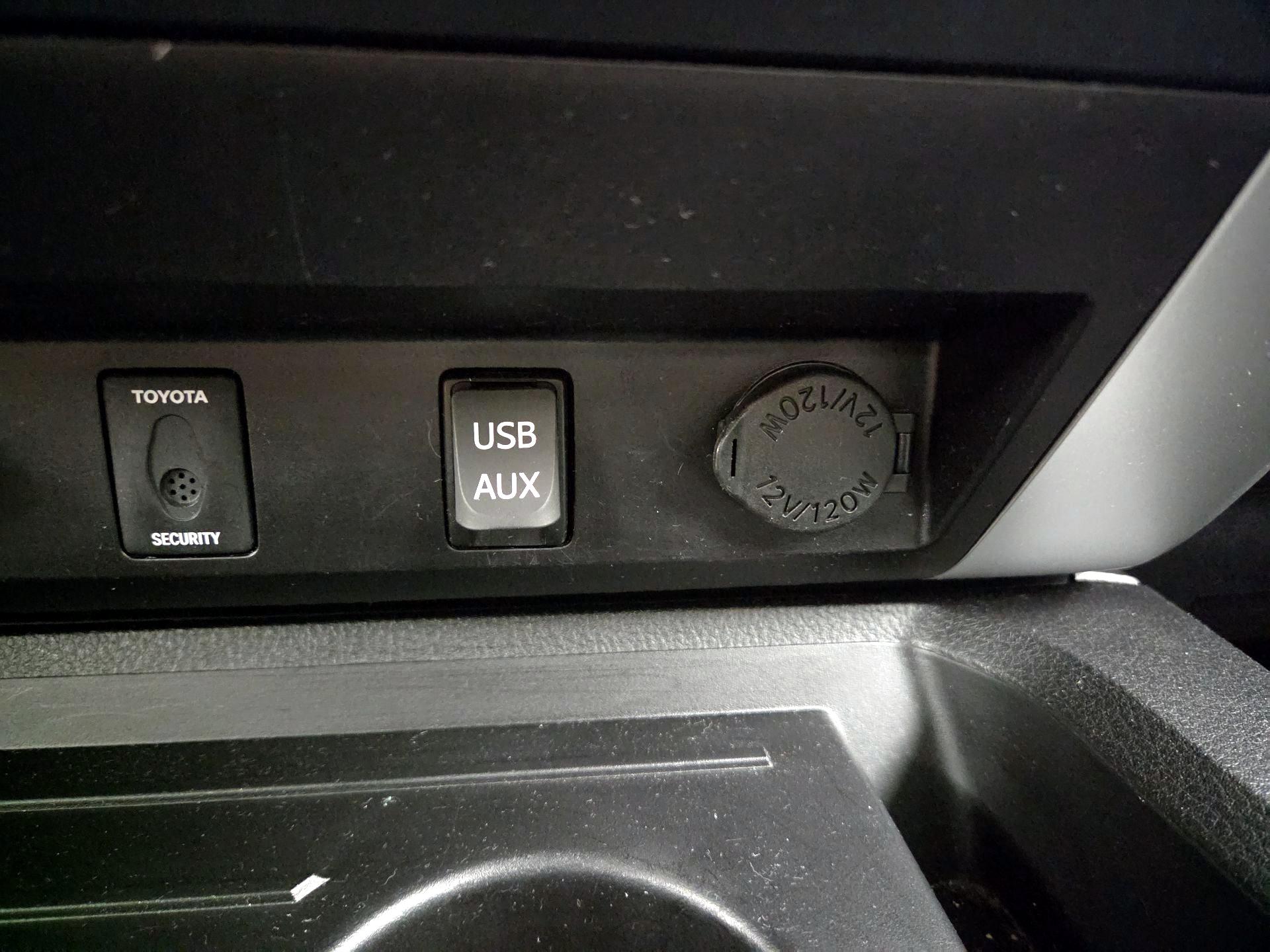 Thumbnail: 2016 Toyota Tundra - 19