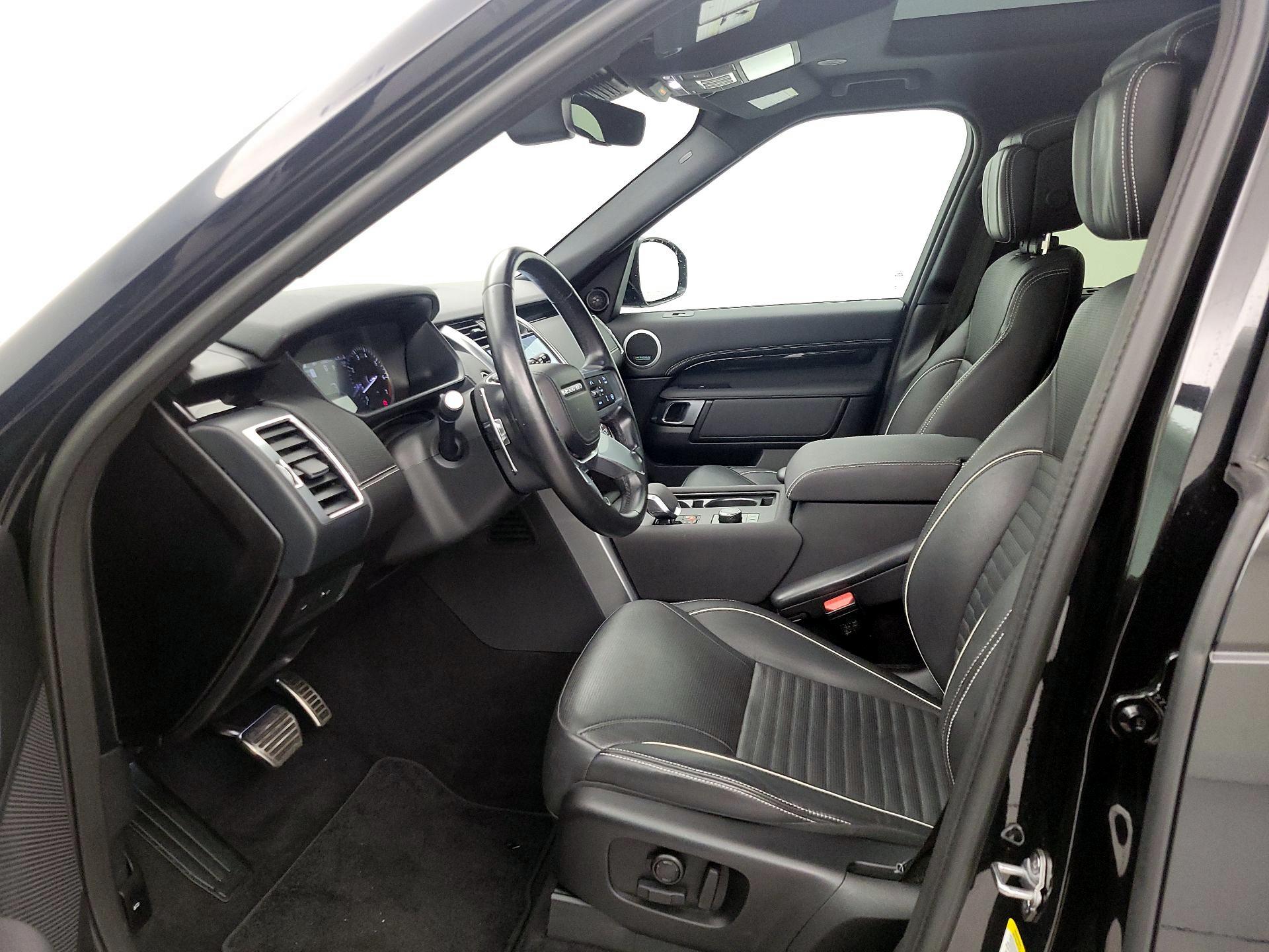 Thumbnail: 2023 Land Rover Discovery - 11