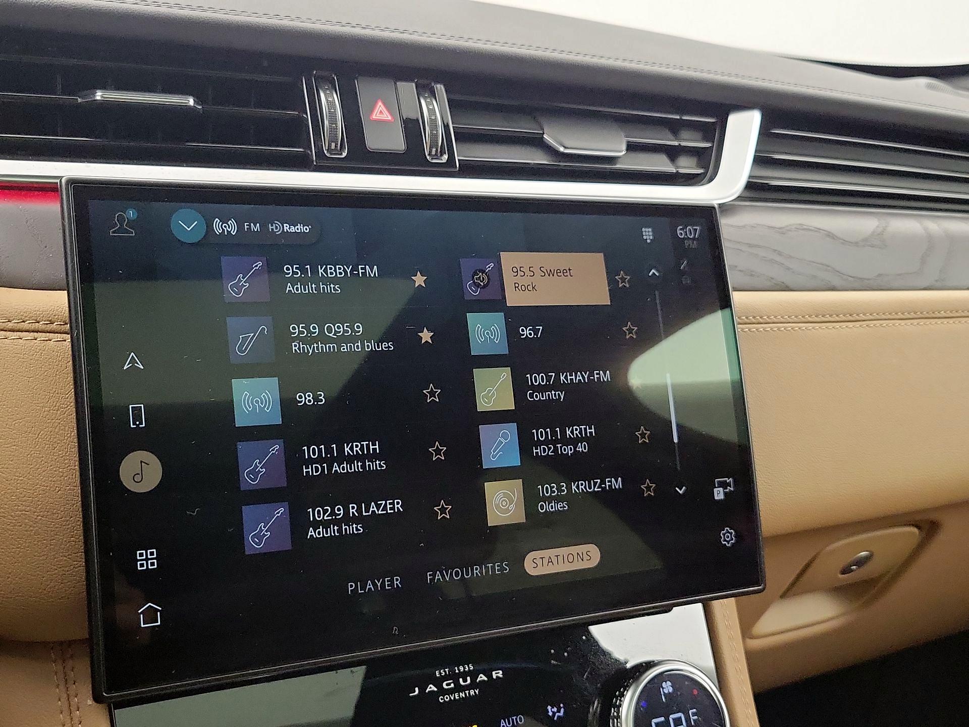 Thumbnail: 2022 Jaguar F-Pace - 16