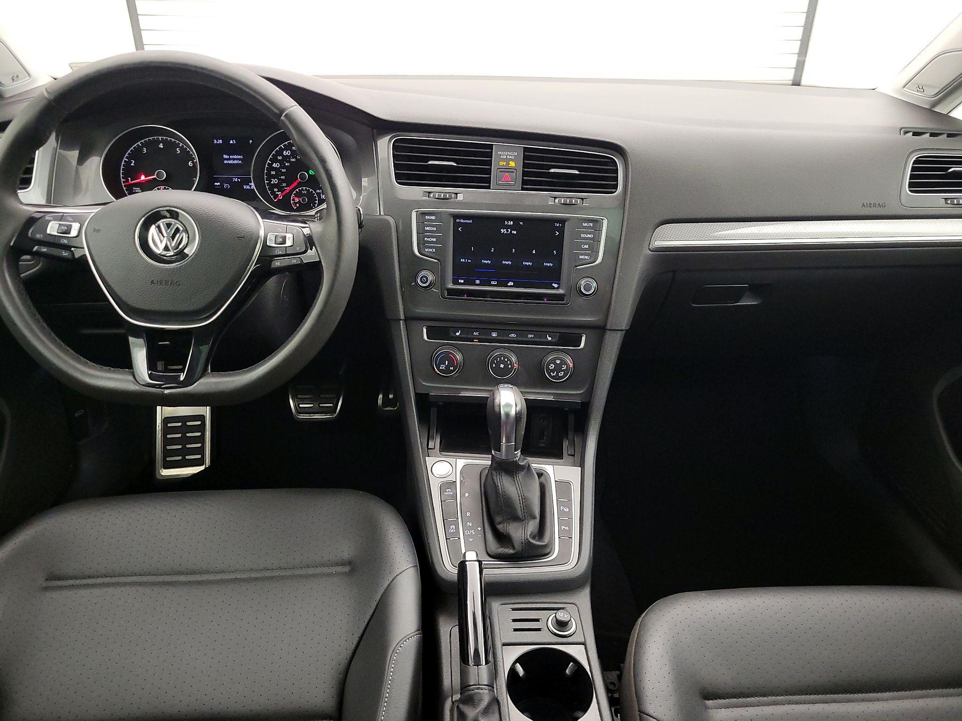 Thumbnail: 2017 Volkswagen Golf - 9