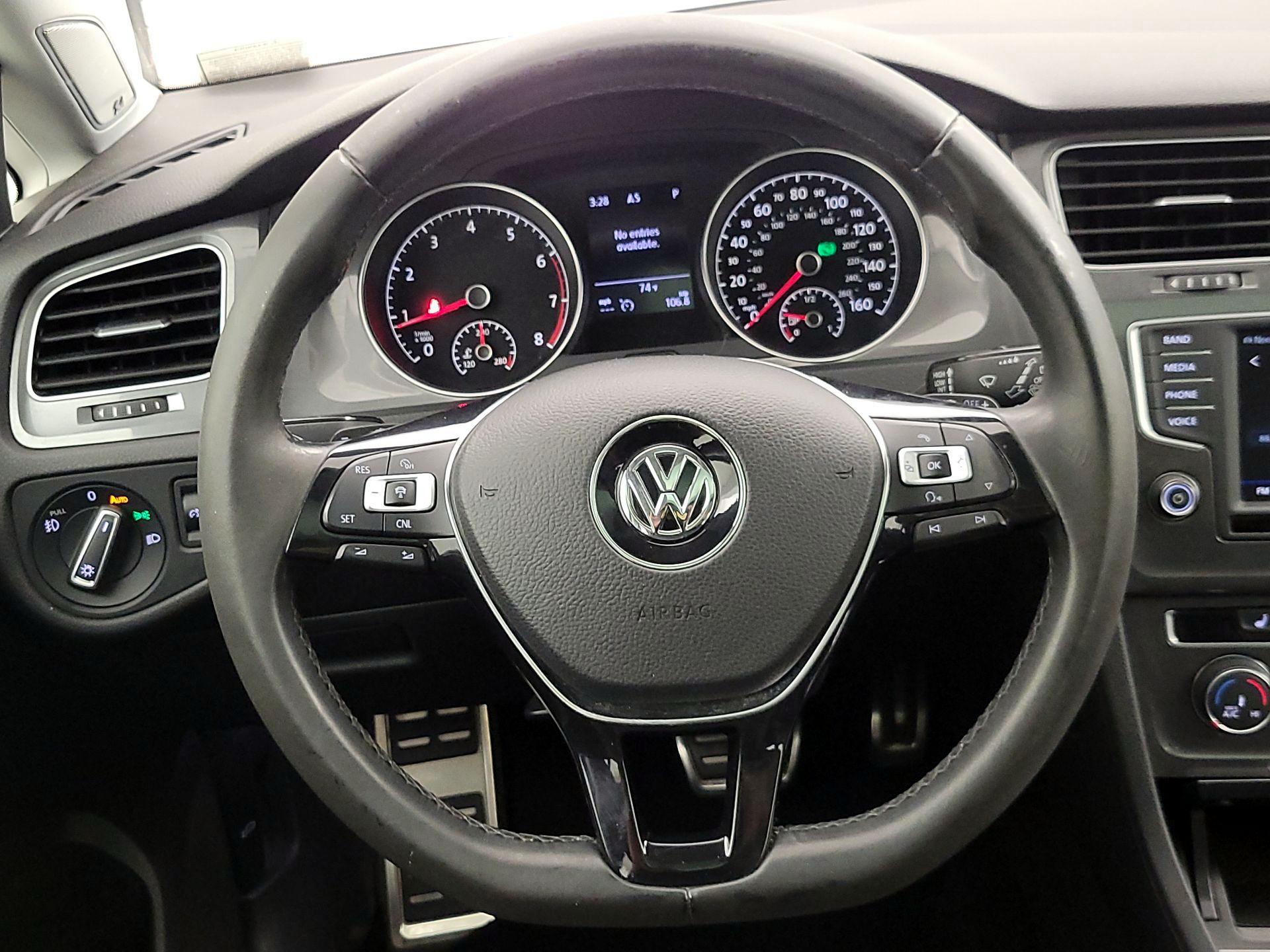 Thumbnail: 2017 Volkswagen Golf - 10