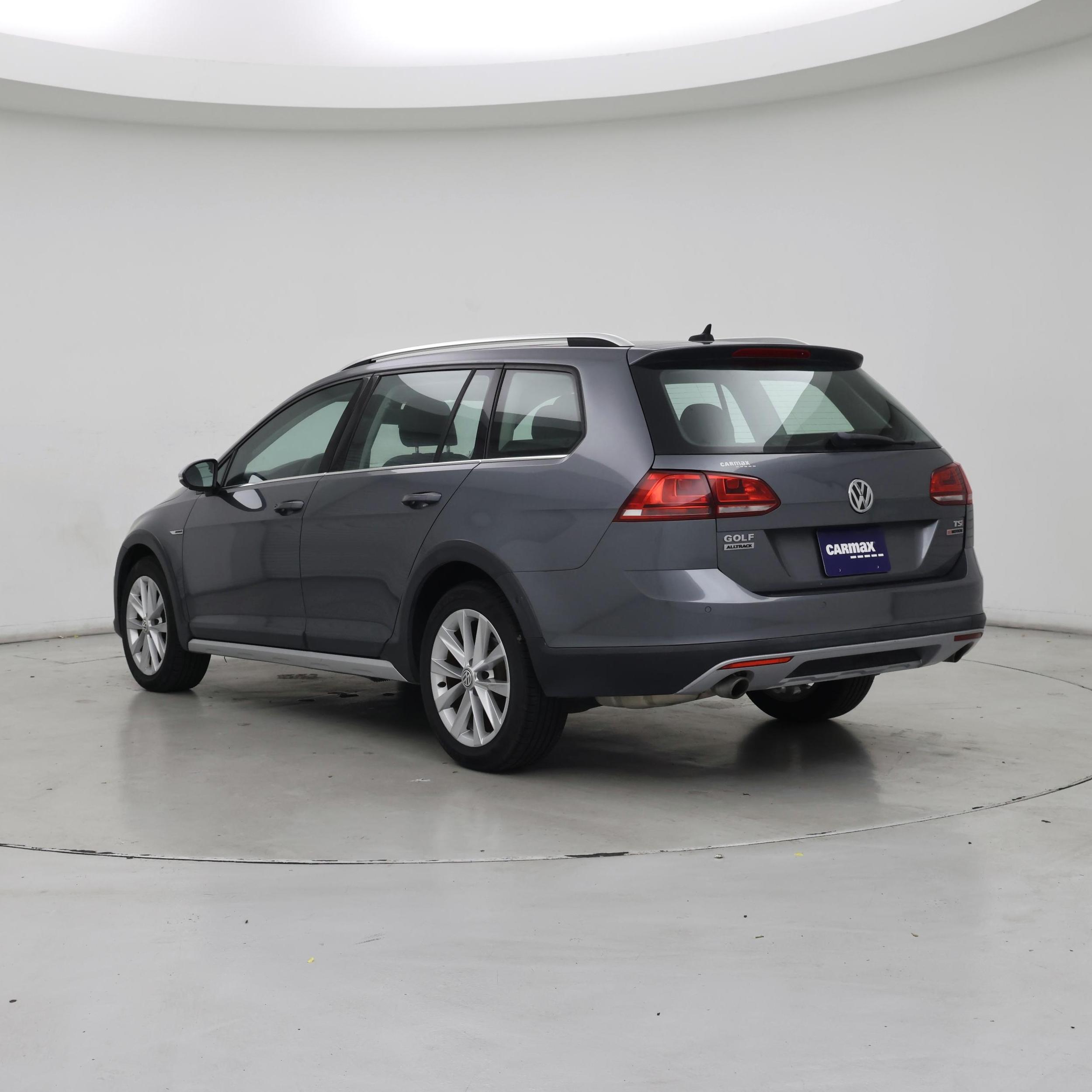 Thumbnail: 2017 Volkswagen Golf - 2