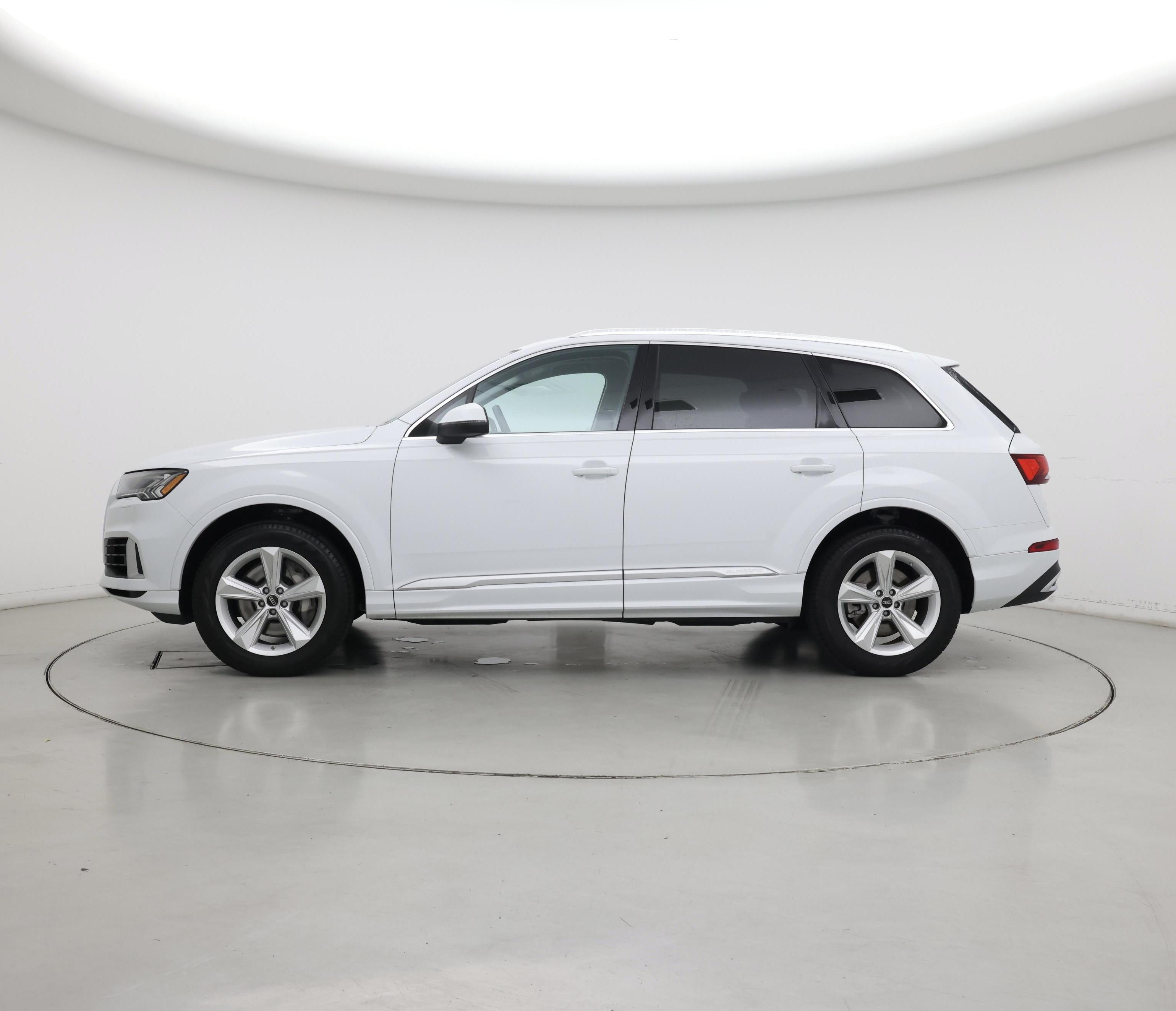 Thumbnail: 2023 Audi Q7 - 3