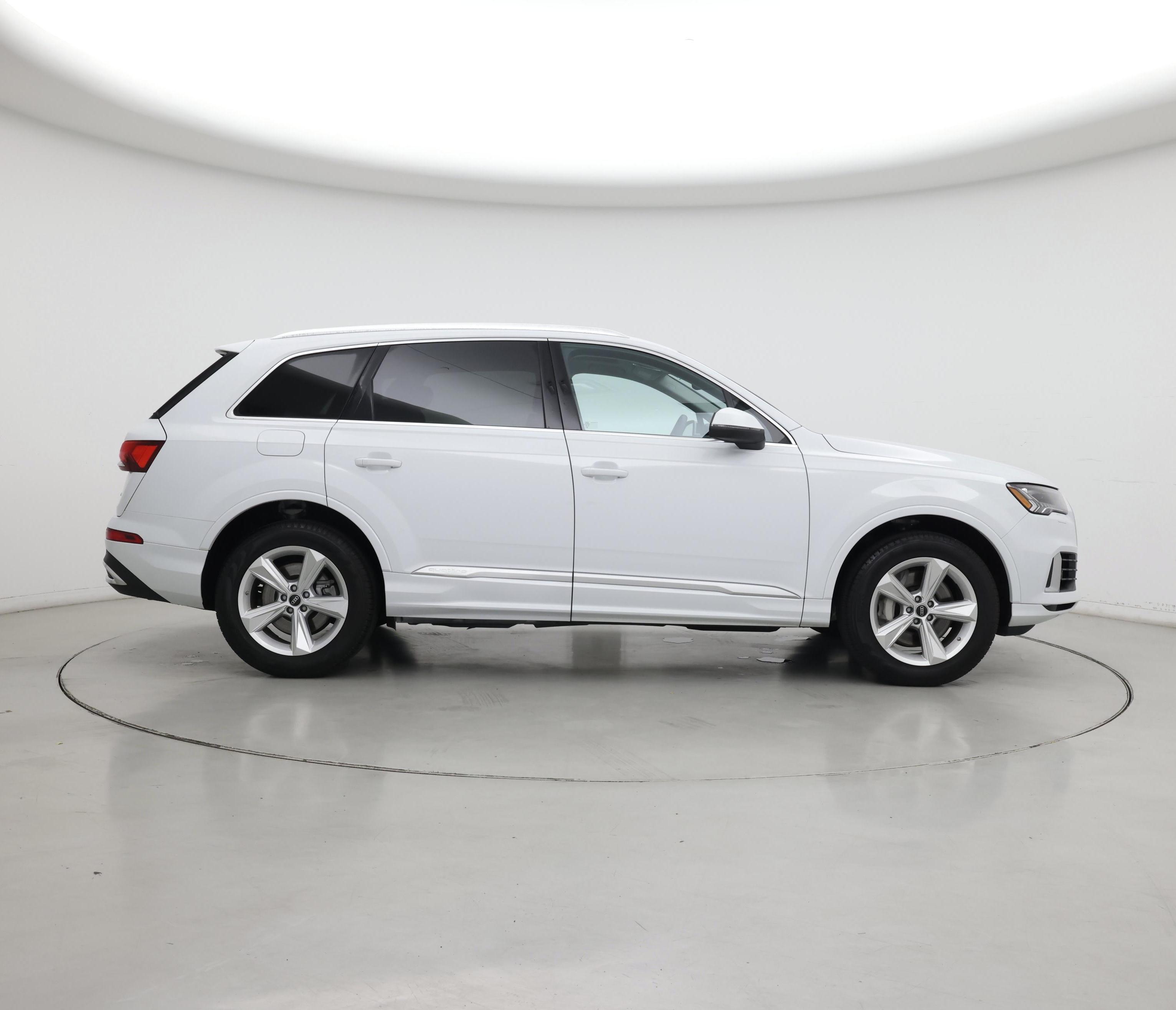 Thumbnail: 2023 Audi Q7 - 7