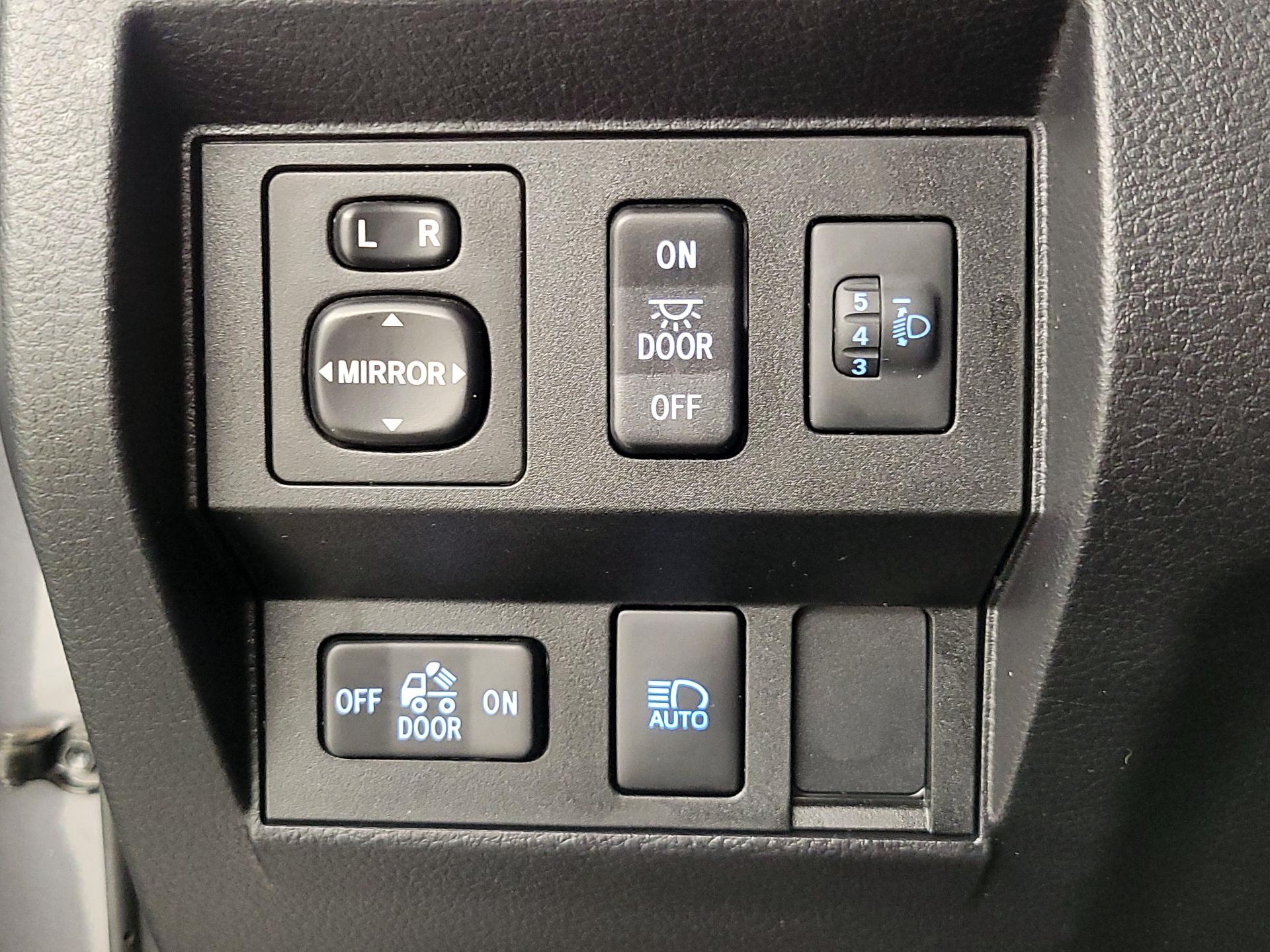 Thumbnail: 2021 Toyota Tundra - 13