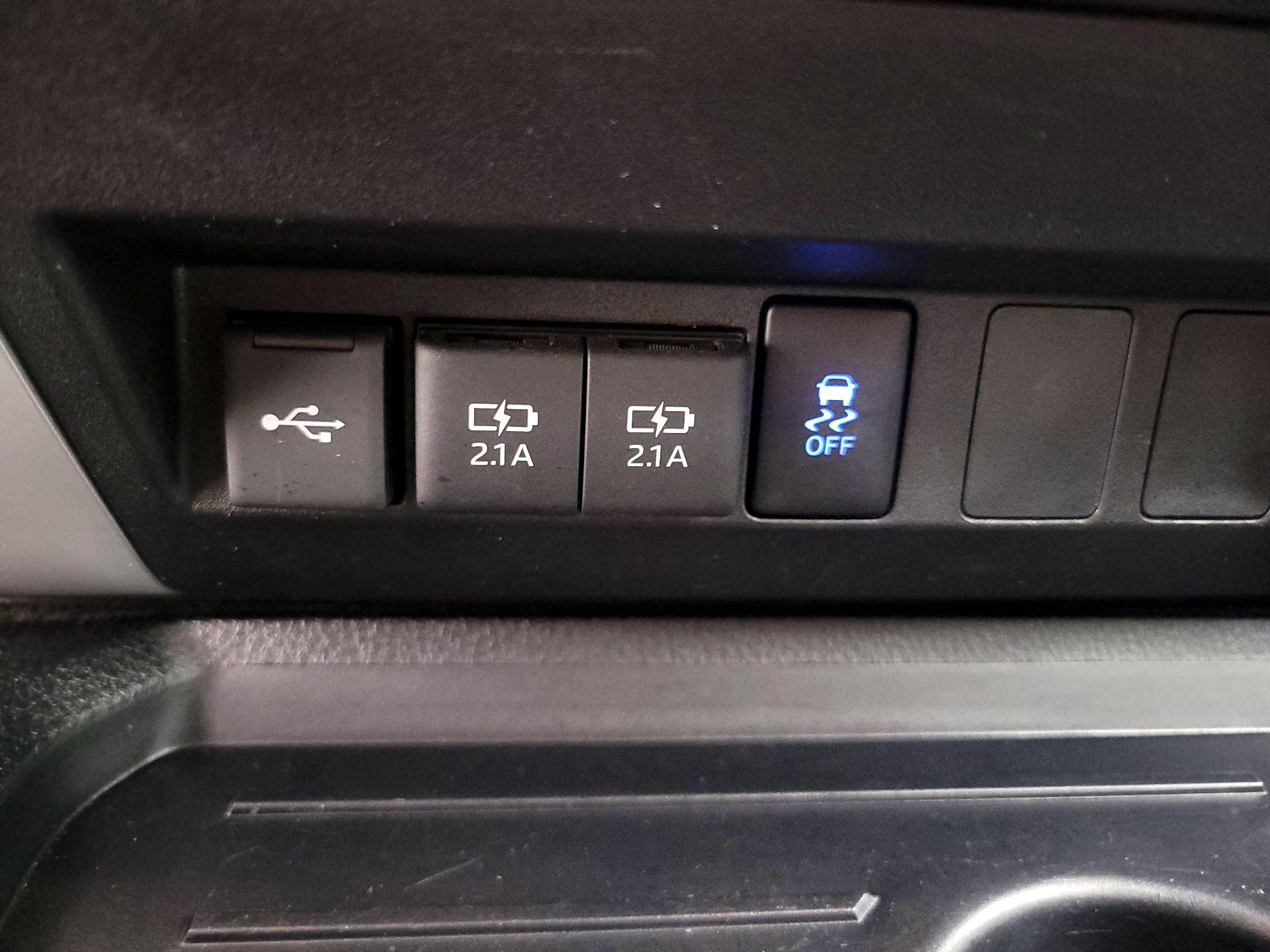 Thumbnail: 2021 Toyota Tundra - 18