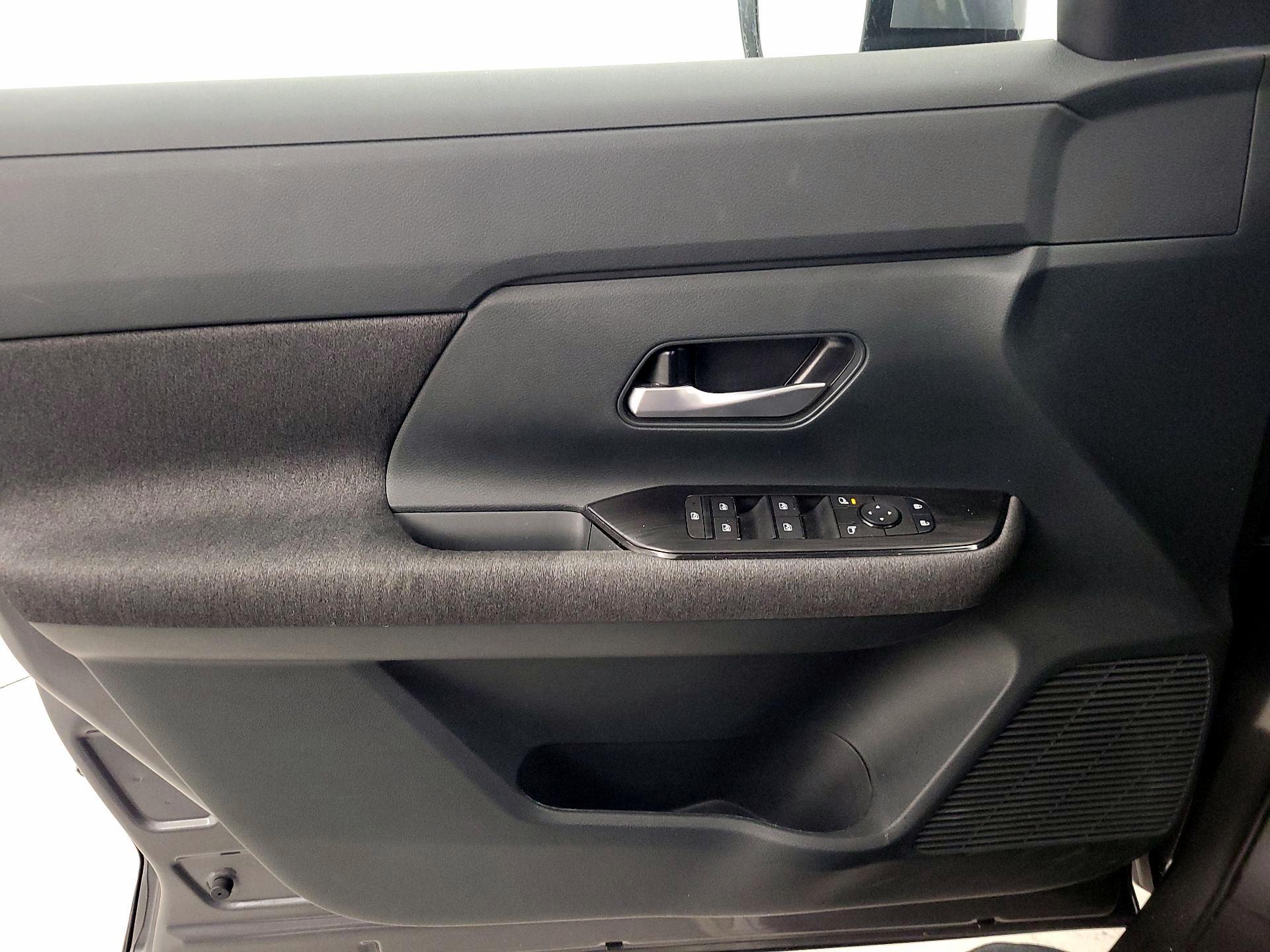 Thumbnail: 2025 Nissan Kicks - 12