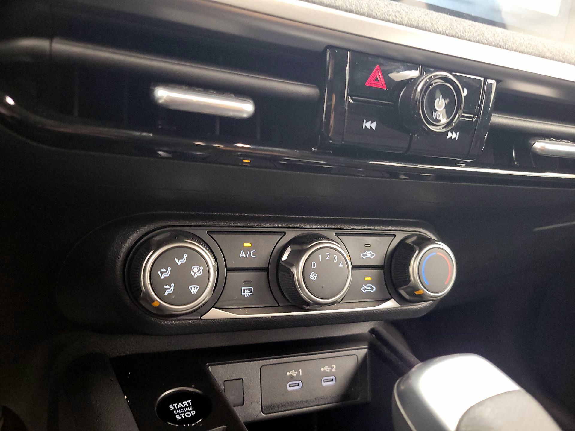 Thumbnail: 2025 Nissan Kicks - 16