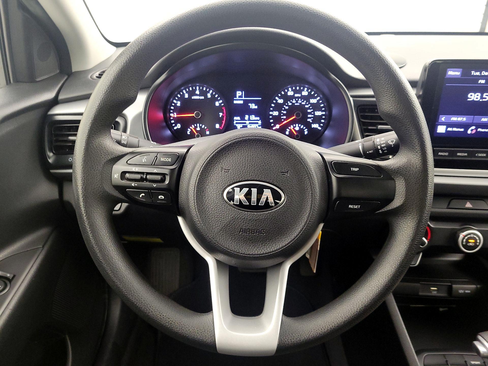 Thumbnail: 2021 Kia Rio - 10