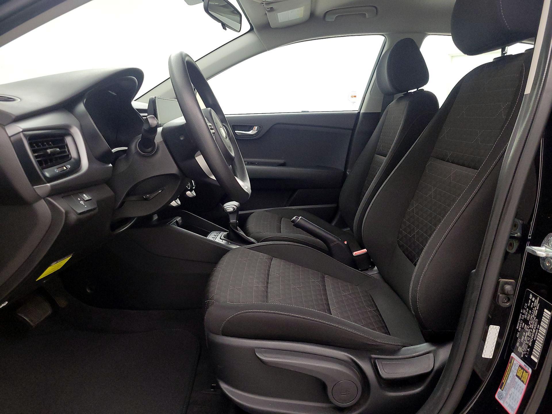 Thumbnail: 2021 Kia Rio - 11