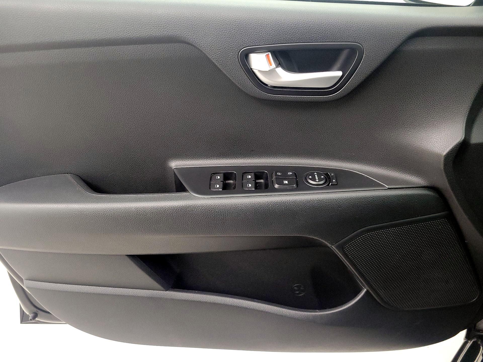 Thumbnail: 2021 Kia Rio - 12