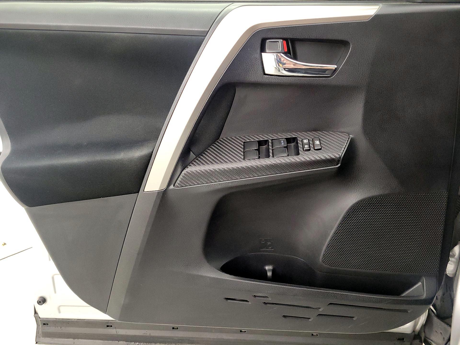 Thumbnail: 2014 Toyota RAV4 - 12