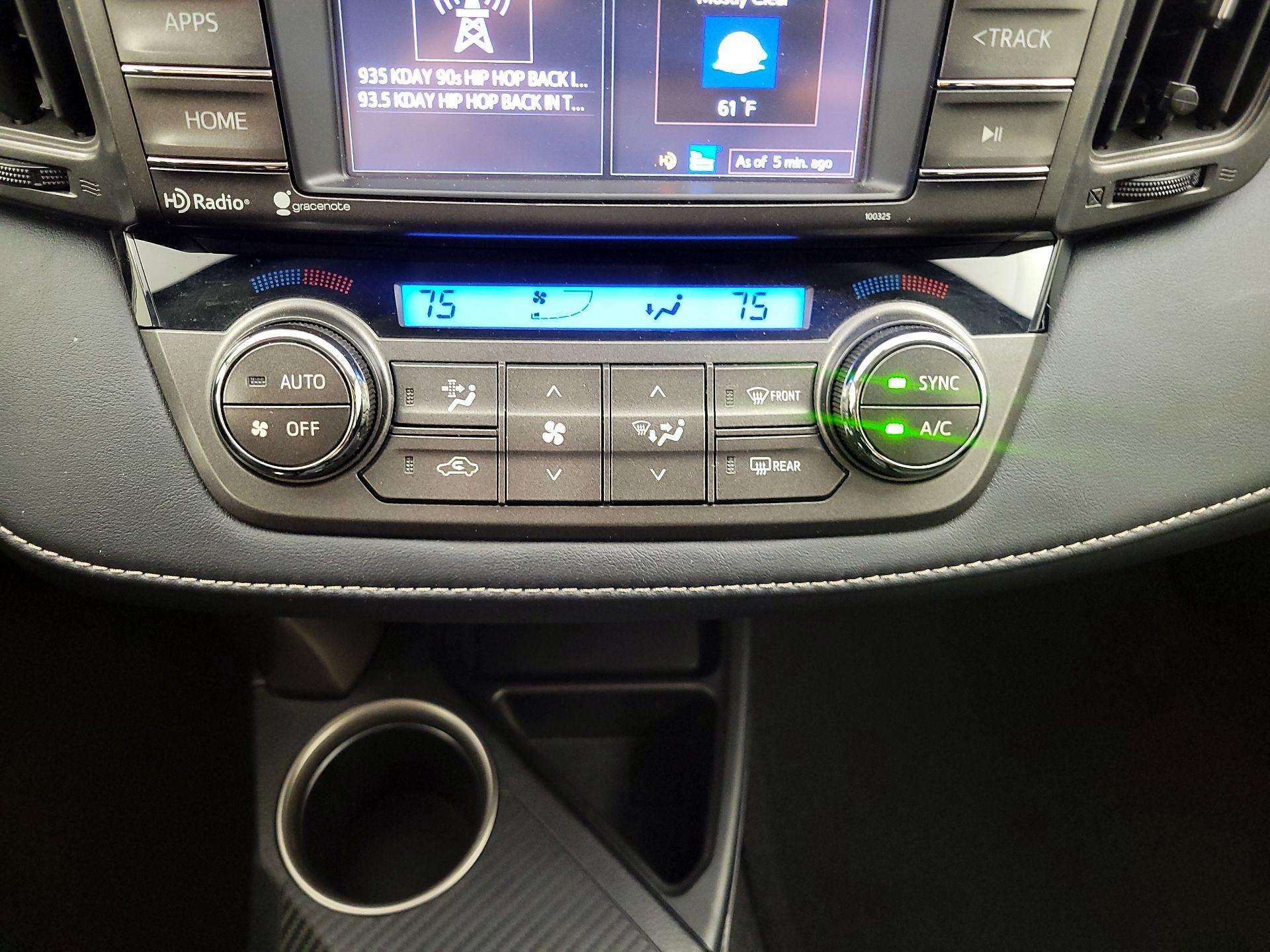 Thumbnail: 2014 Toyota RAV4 - 16