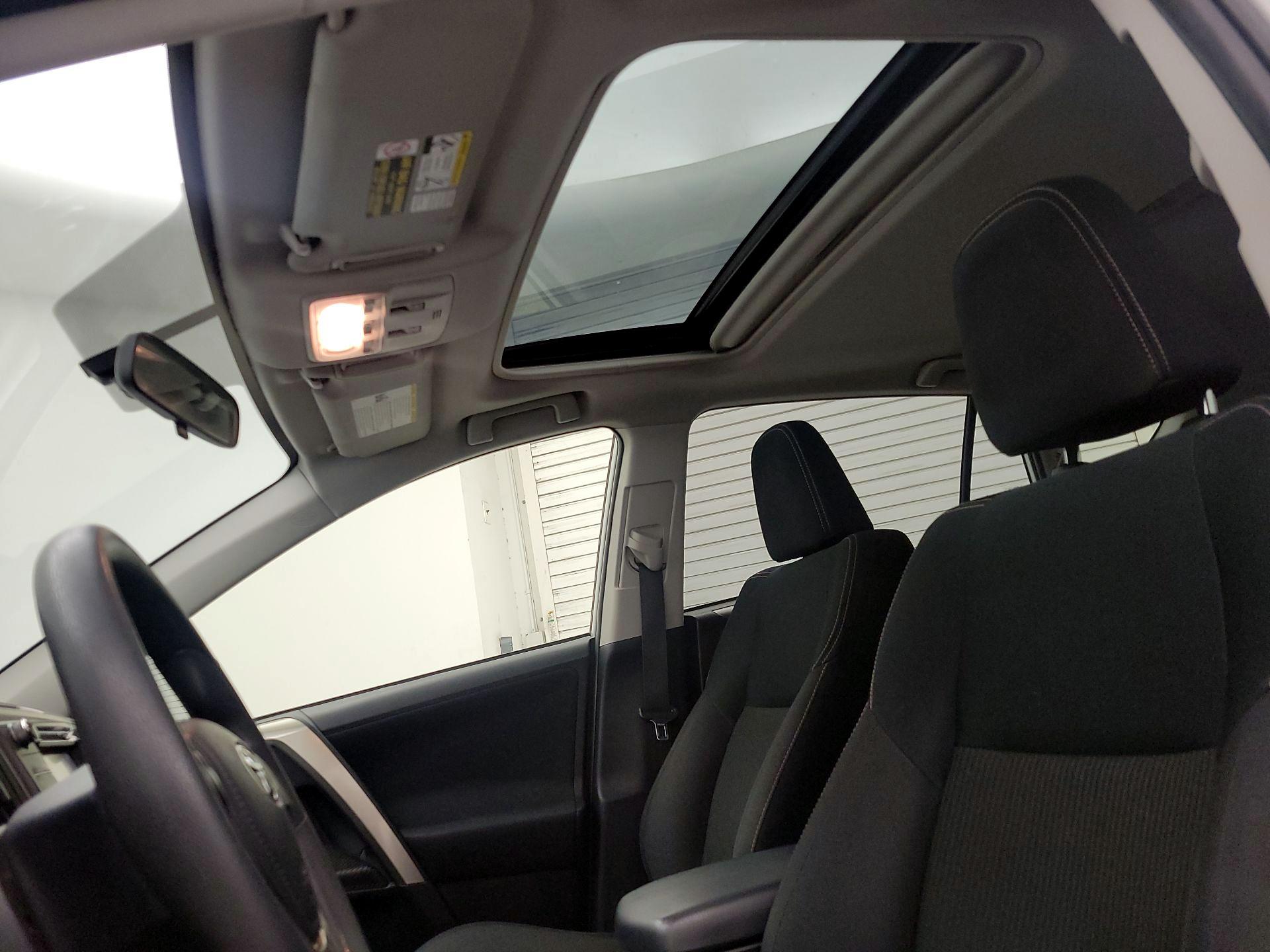 Thumbnail: 2014 Toyota RAV4 - 19