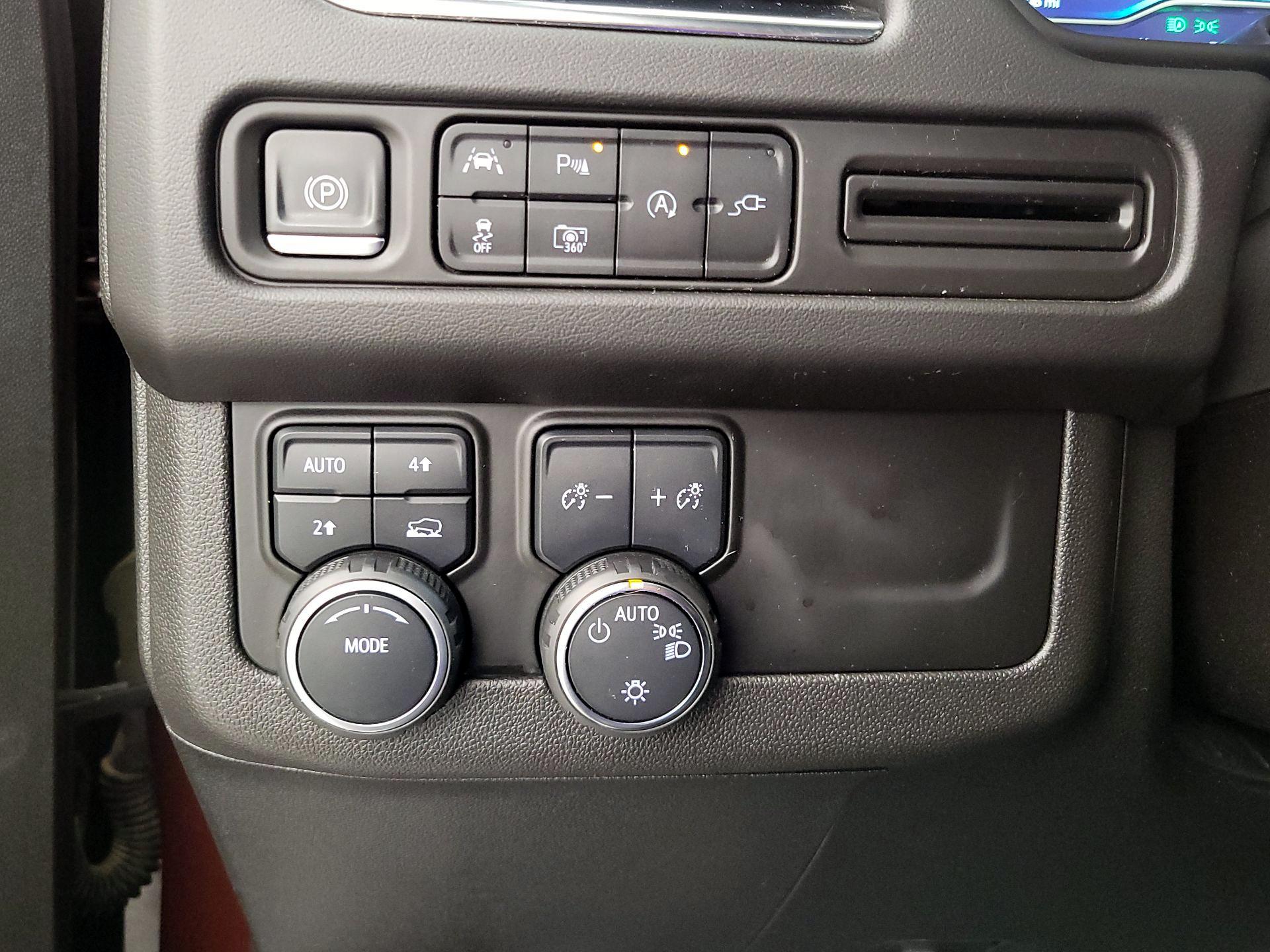 Thumbnail: 2022 Chevrolet Tahoe - 13