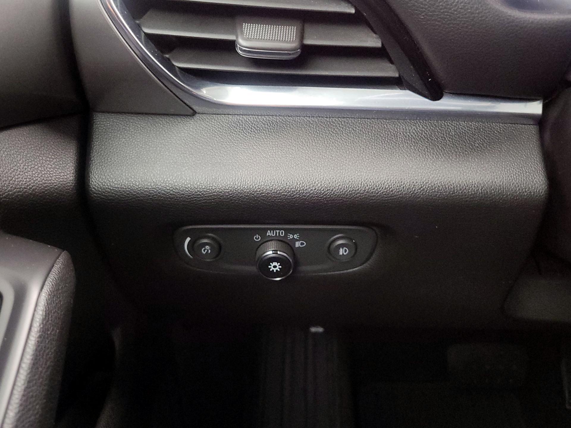 Thumbnail: 2018 Chevrolet Traverse - 13