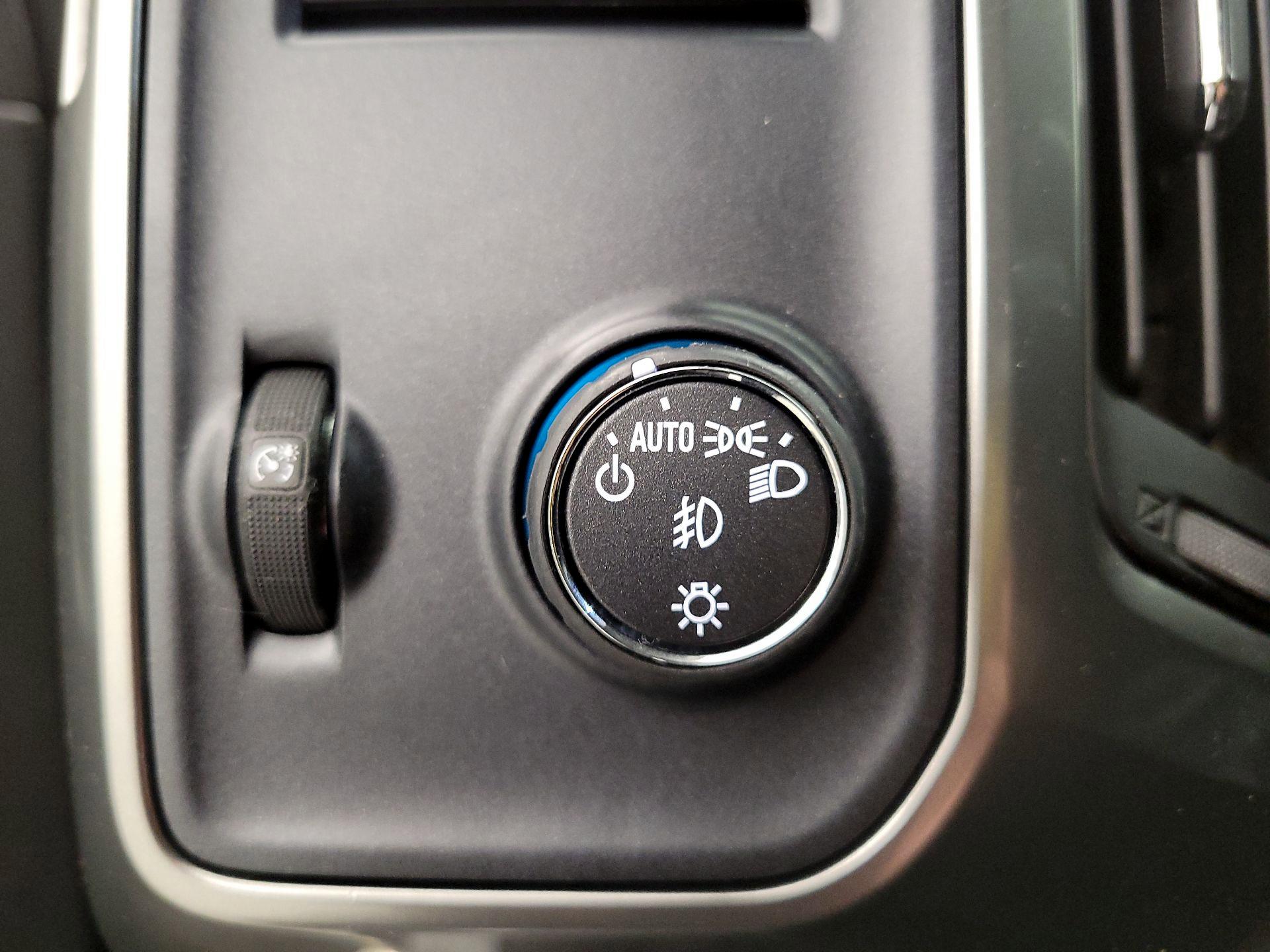 Thumbnail: 2016 Chevrolet Silverado 1500 - 13