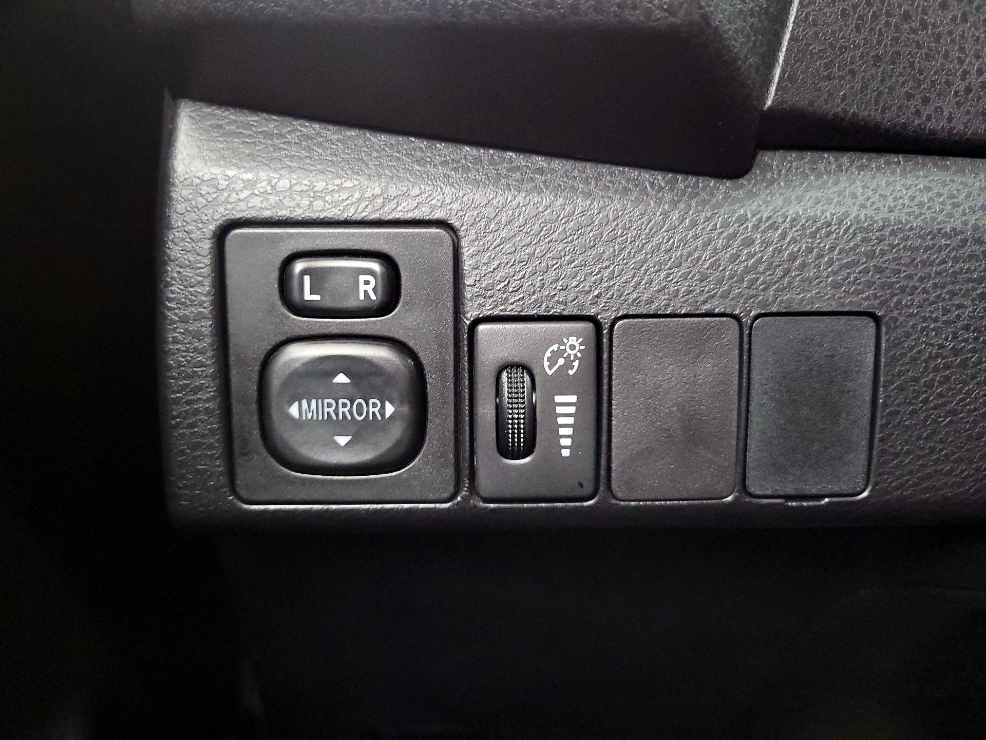 Thumbnail: 2016 Toyota Corolla - 13