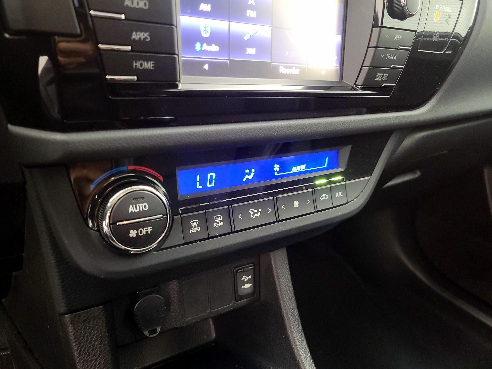 Thumbnail: 2016 Toyota Corolla - 16