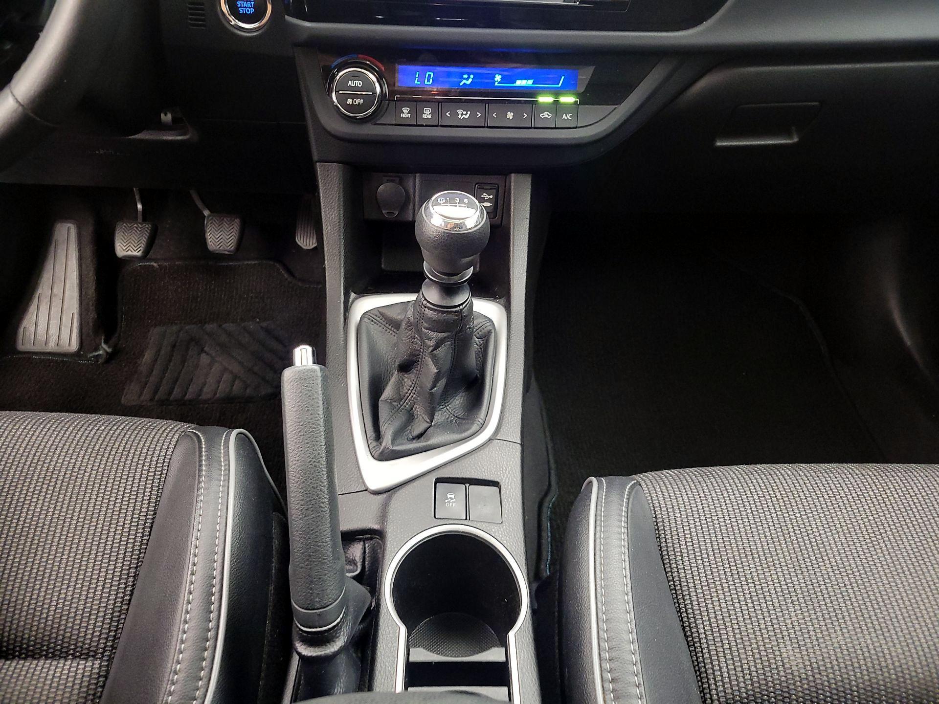 Thumbnail: 2016 Toyota Corolla - 17