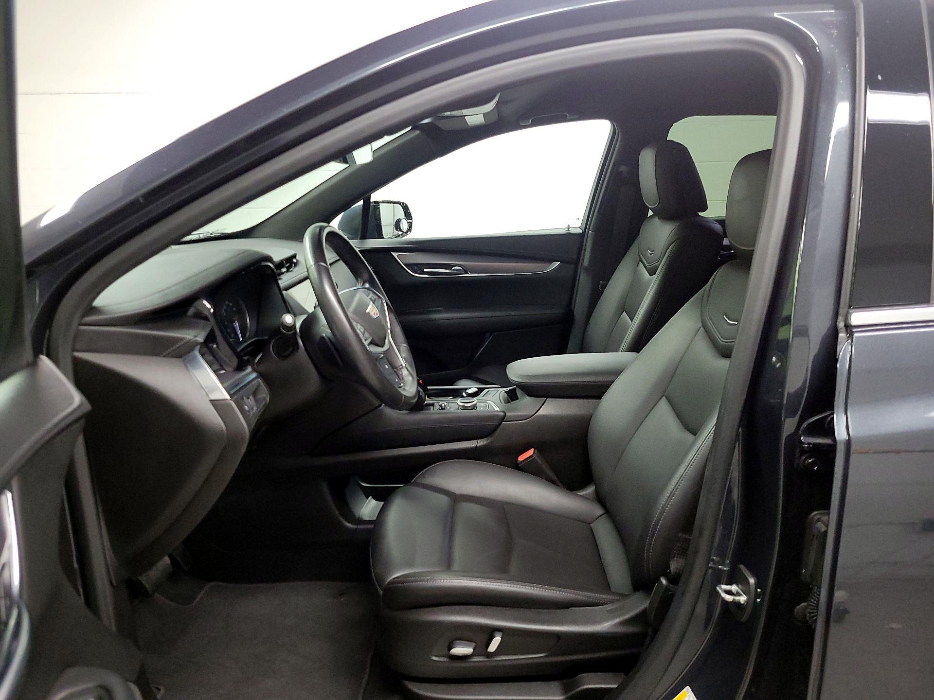 Thumbnail: 2023 Cadillac XT5 - 11