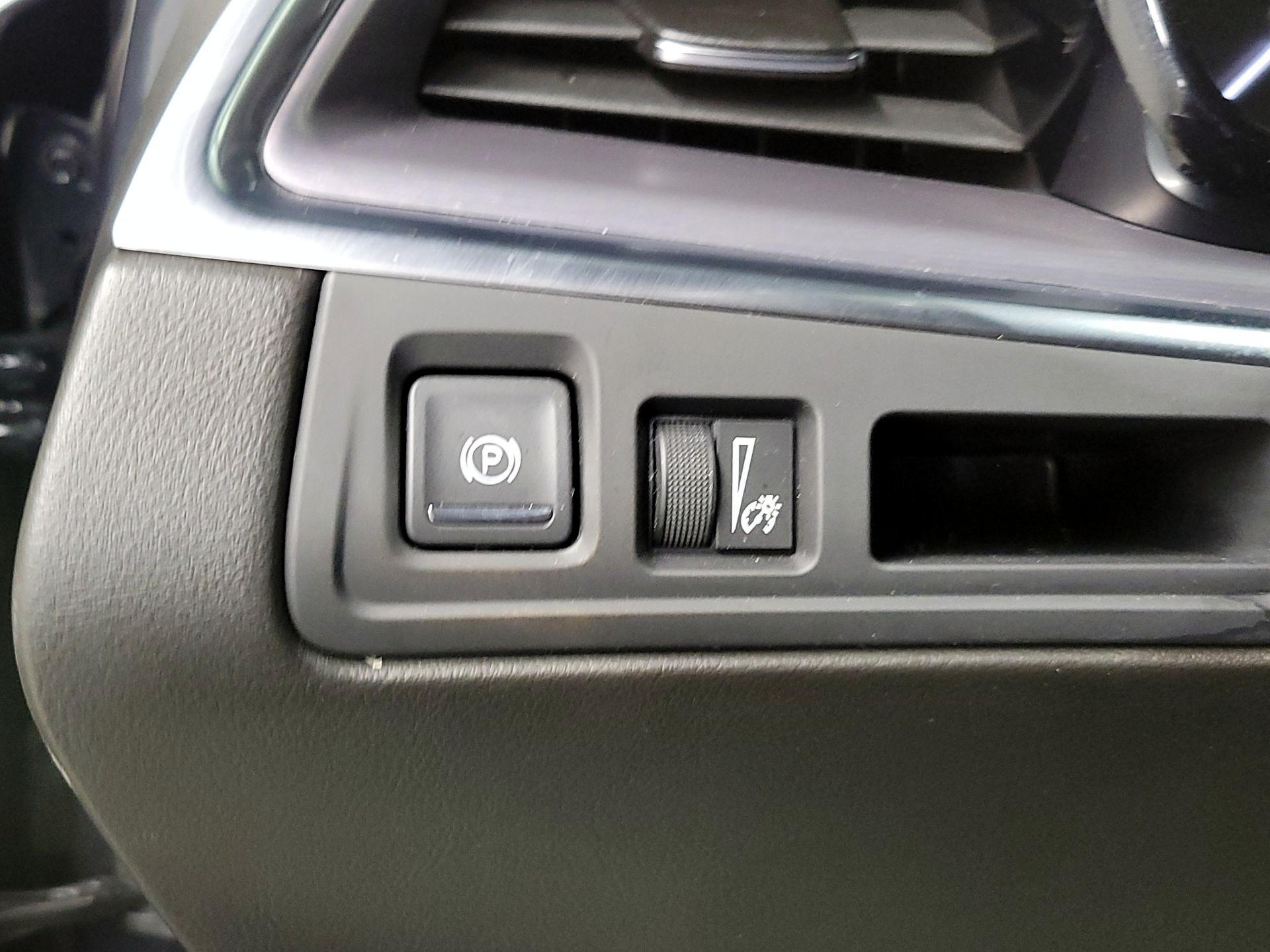 Thumbnail: 2023 Cadillac XT5 - 13