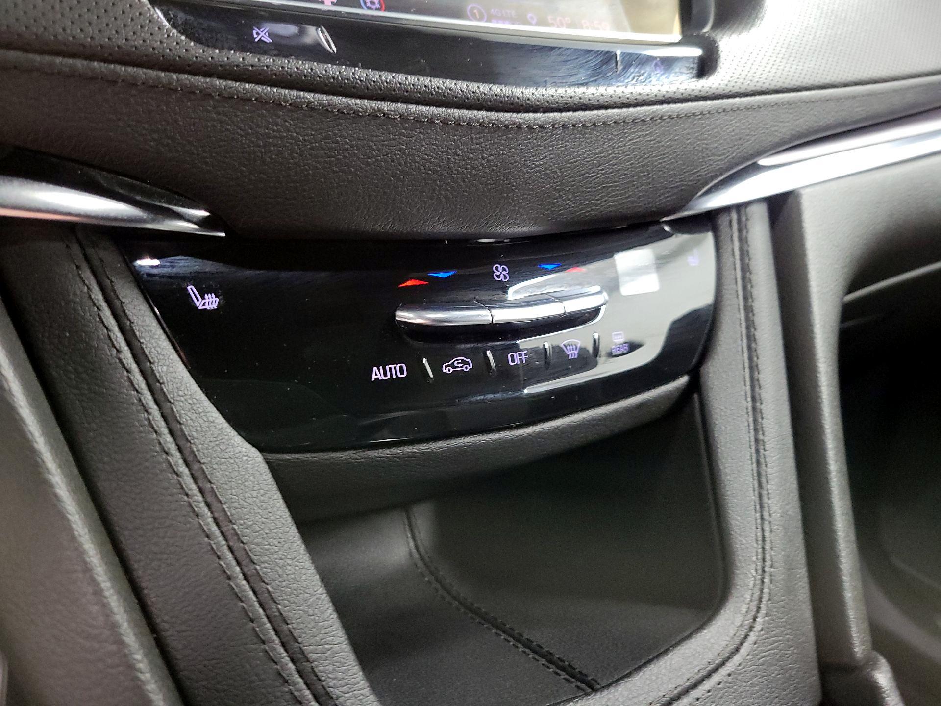 Thumbnail: 2023 Cadillac XT5 - 16