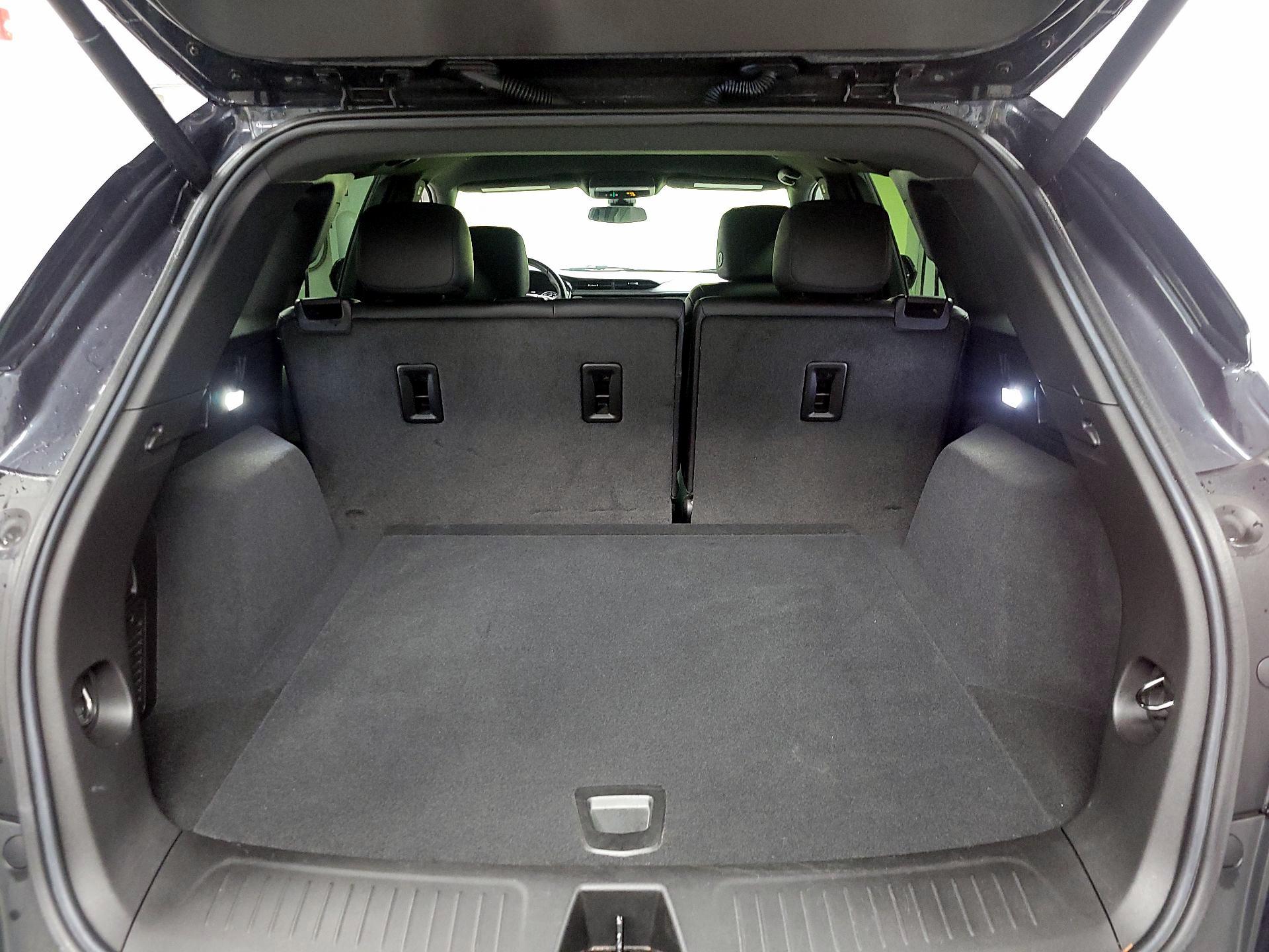 Thumbnail: 2023 Cadillac XT5 - 19