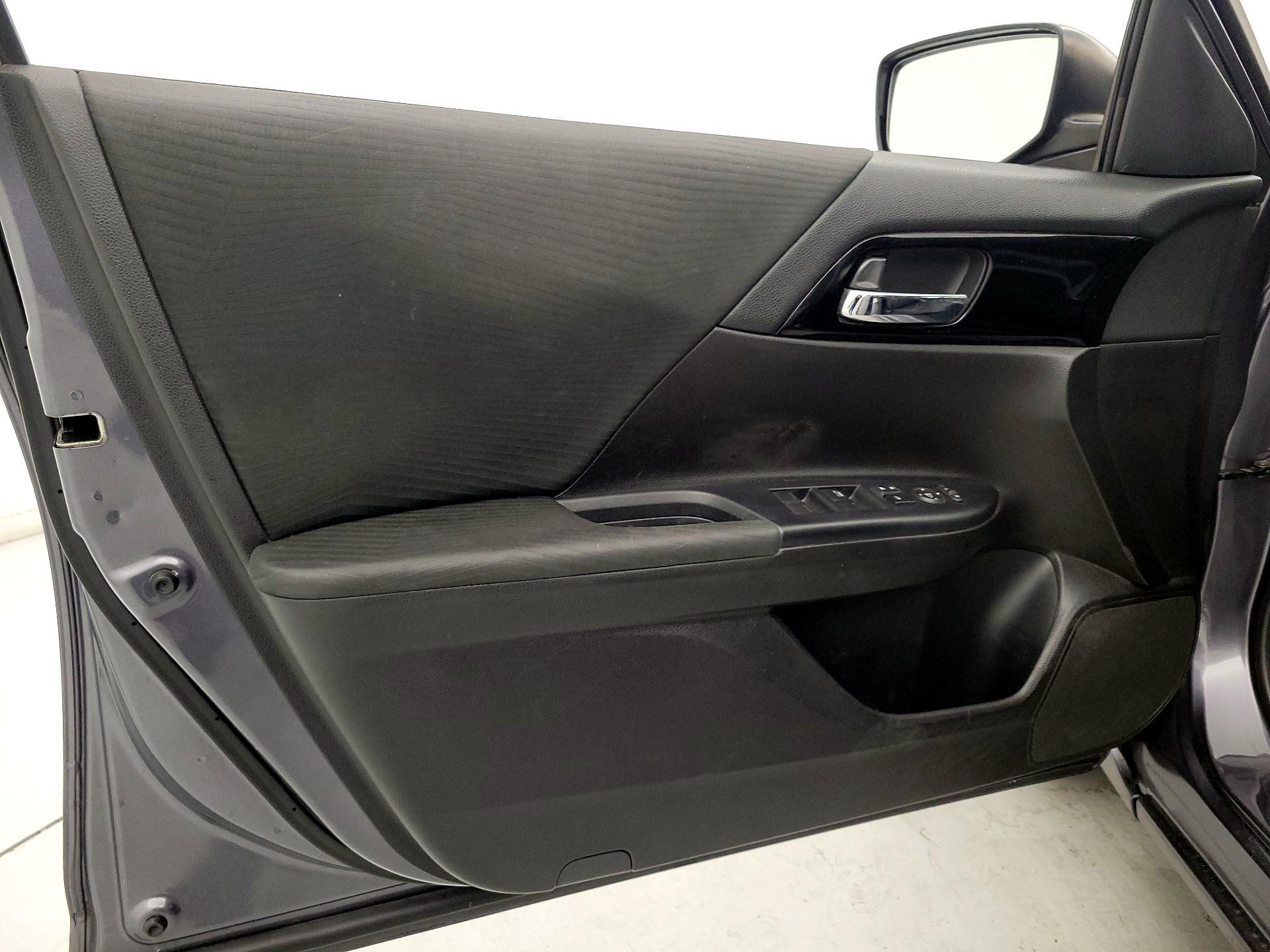 Thumbnail: 2017 Honda Accord - 12