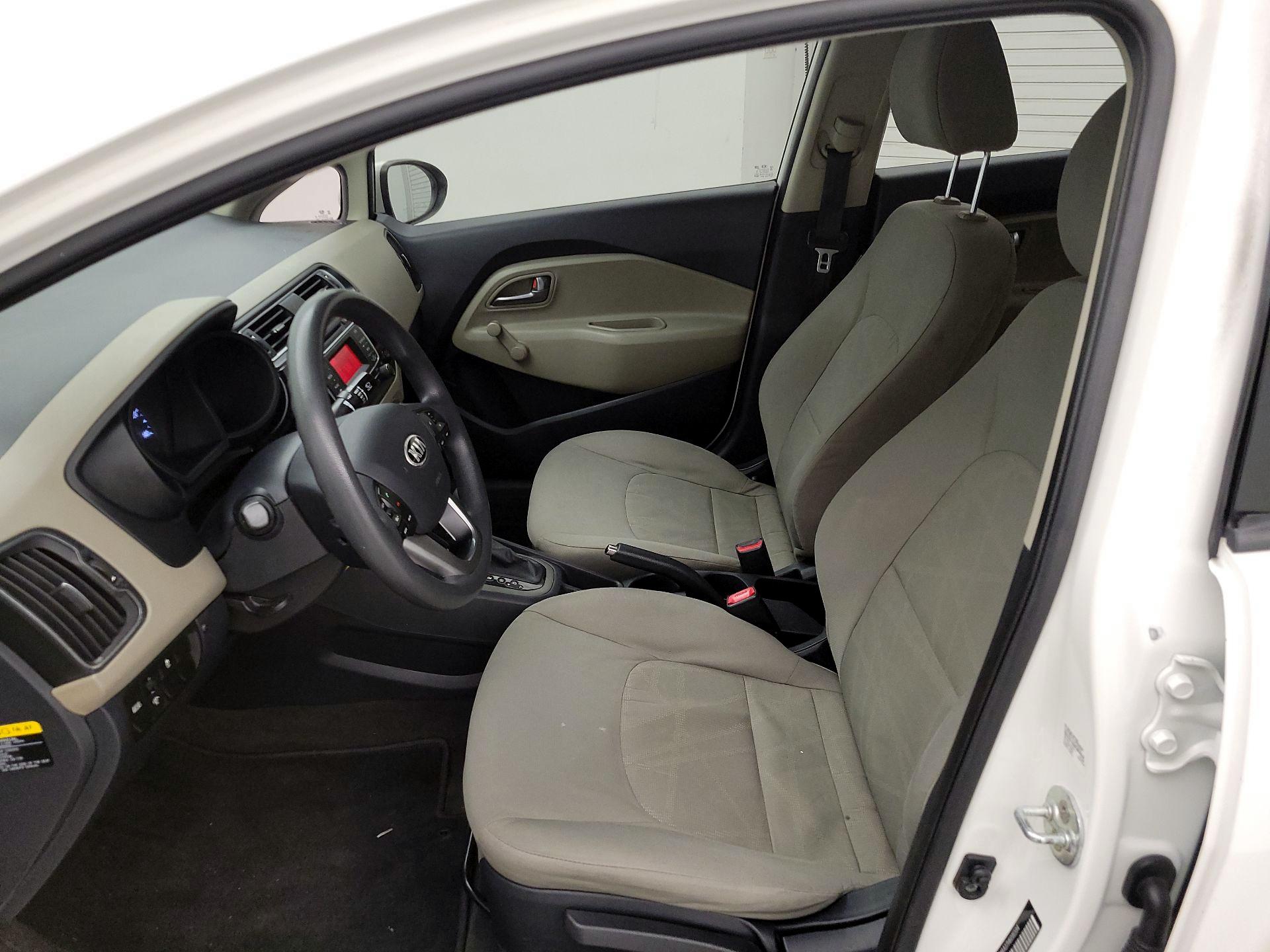 Thumbnail: 2017 Kia Rio - 11