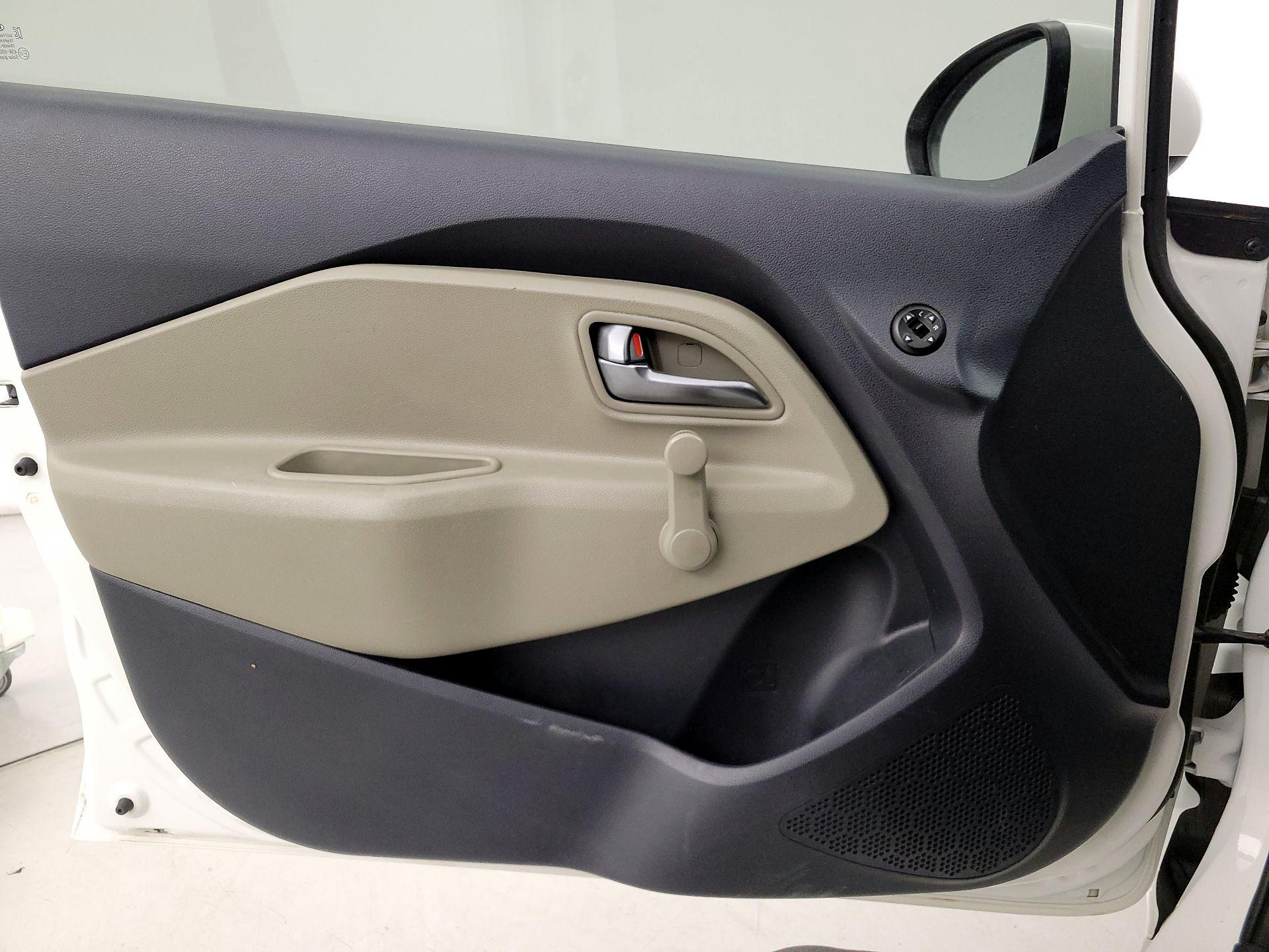 Thumbnail: 2017 Kia Rio - 12