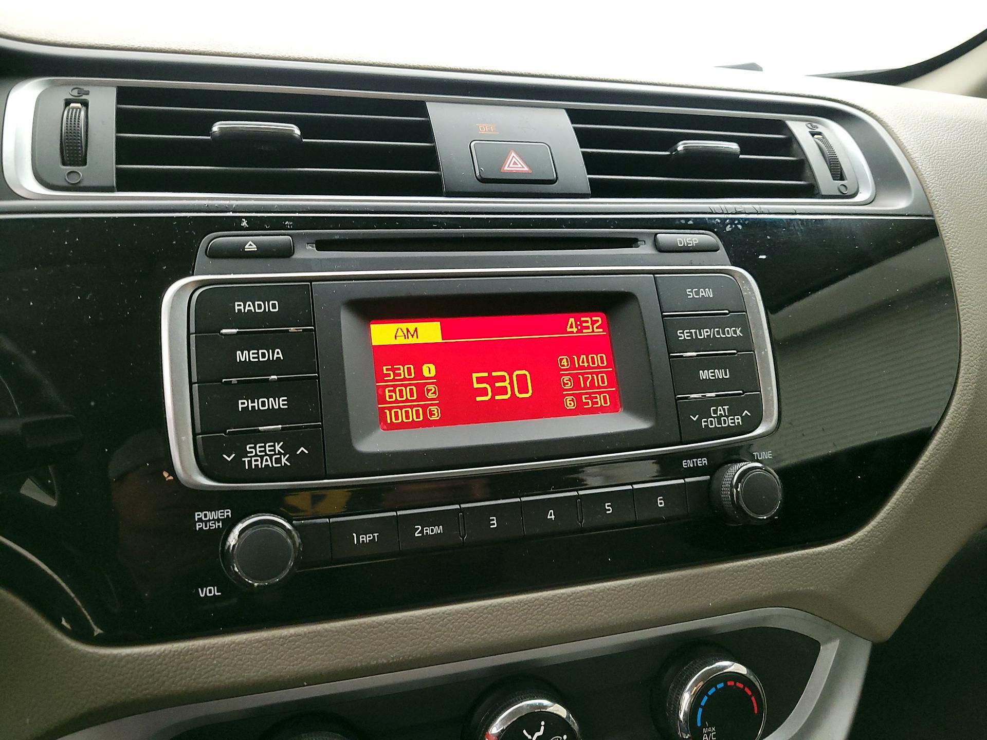 Thumbnail: 2017 Kia Rio - 14