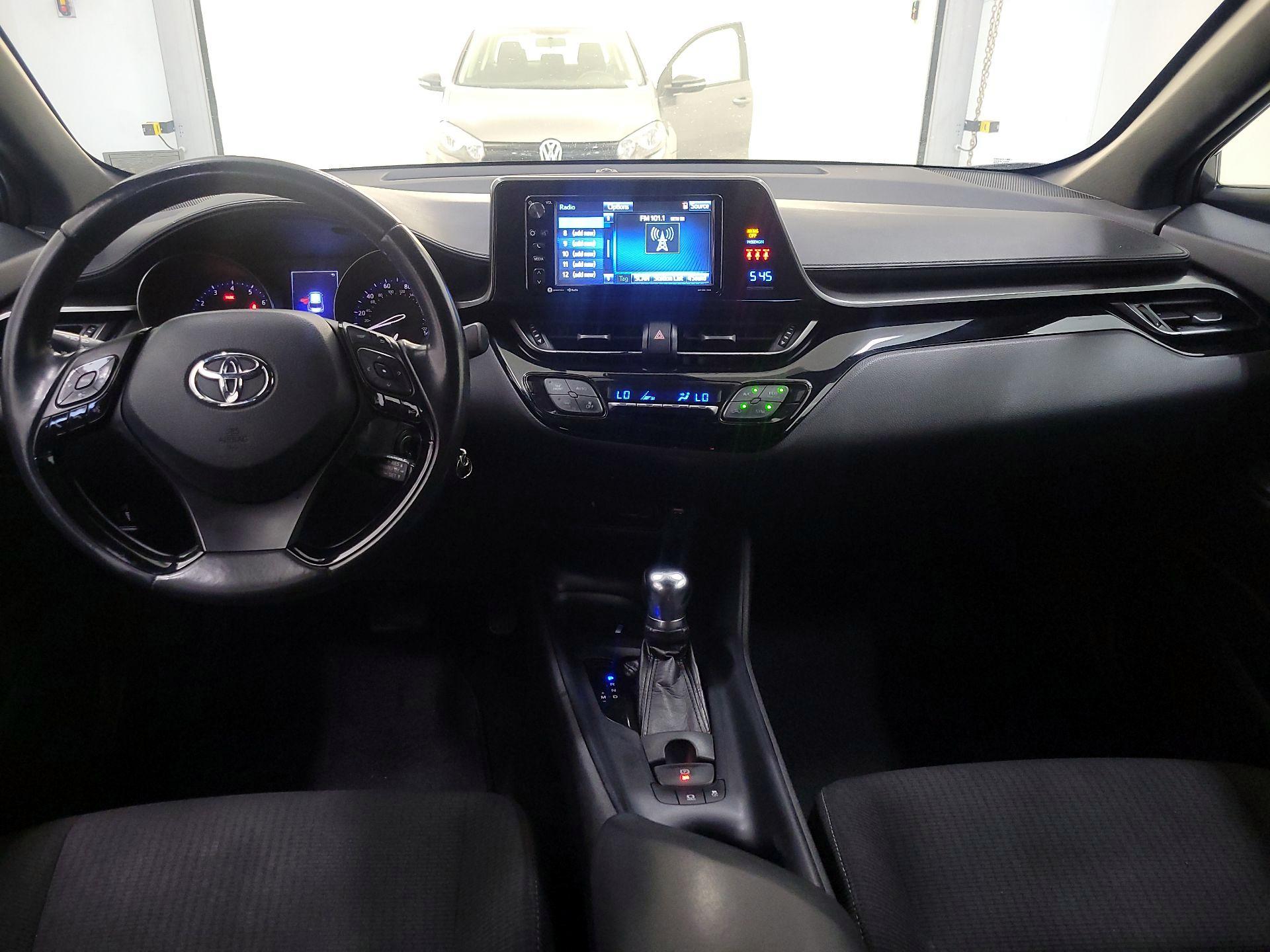 Thumbnail: 2018 Toyota C-HR - 9