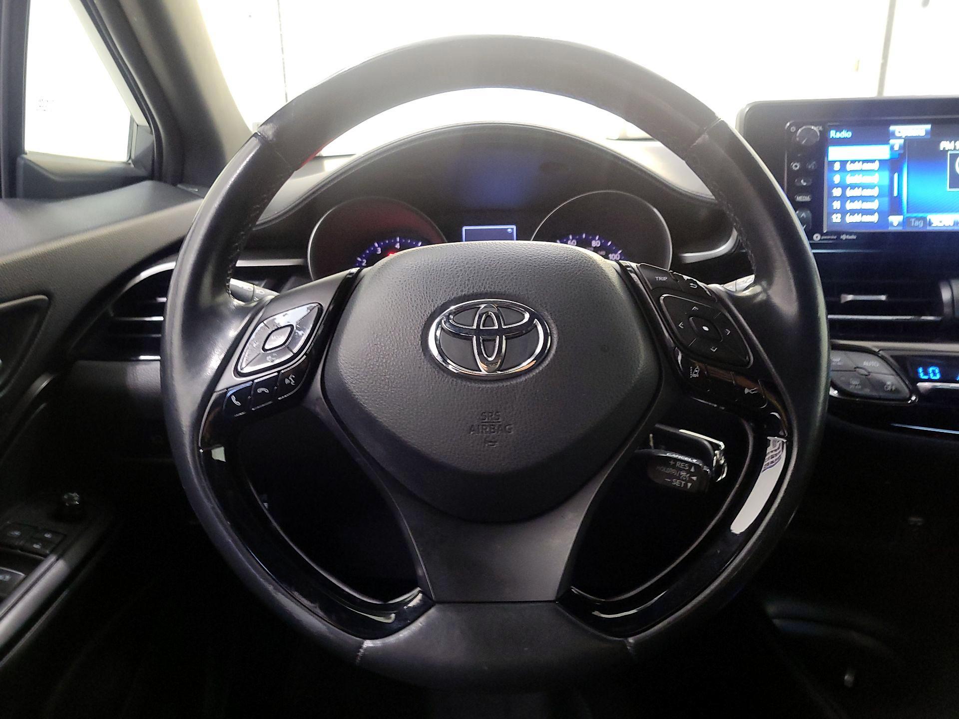 Thumbnail: 2018 Toyota C-HR - 10