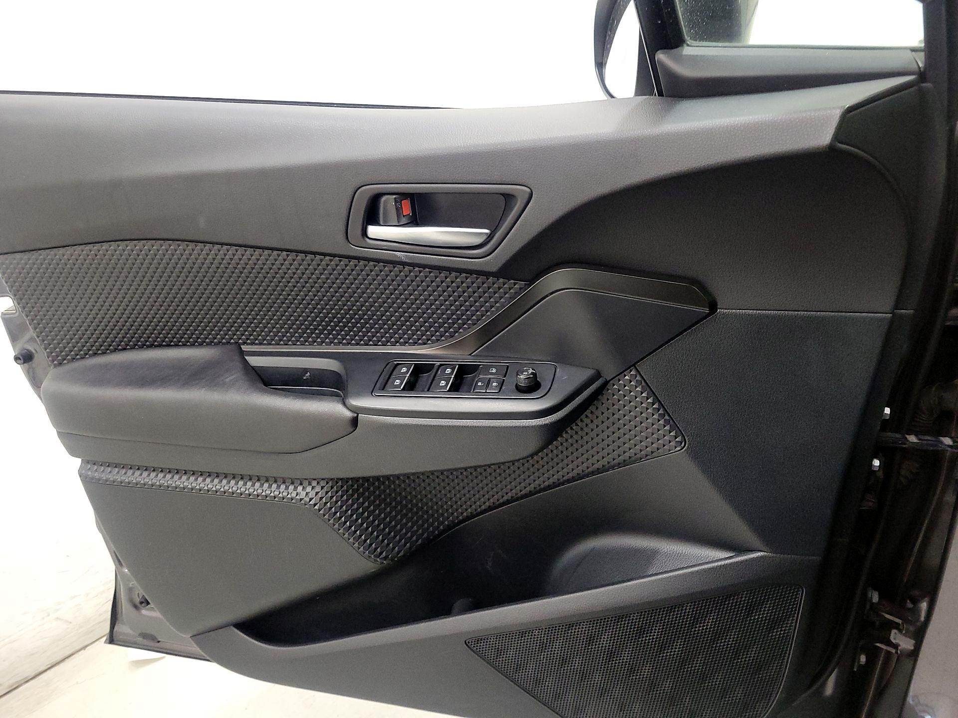 Thumbnail: 2018 Toyota C-HR - 12