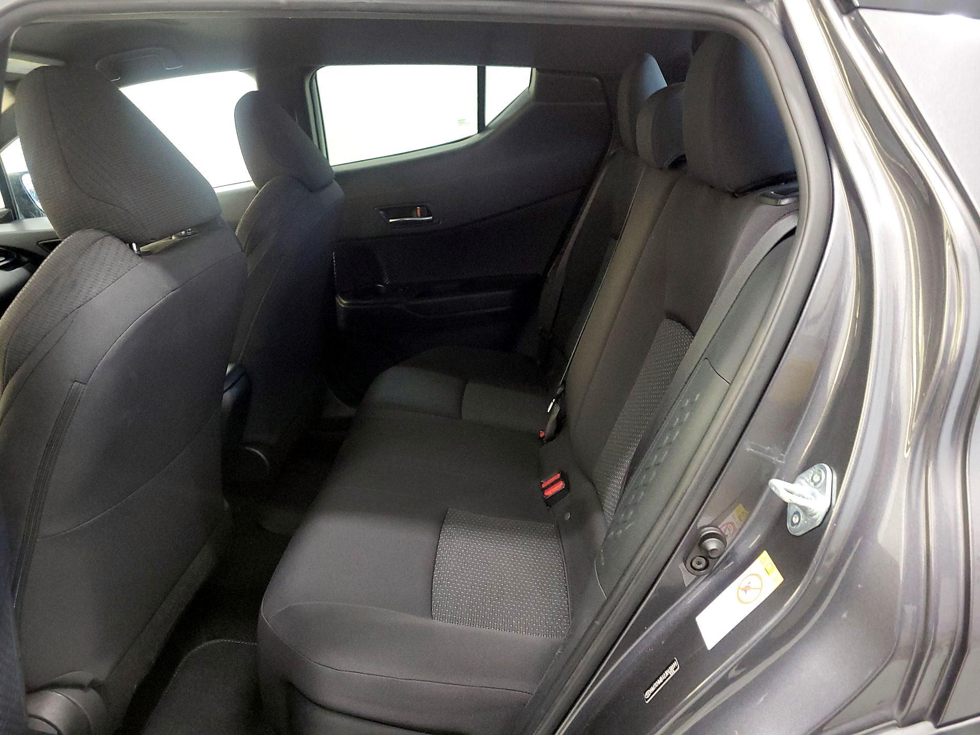 Thumbnail: 2018 Toyota C-HR - 19