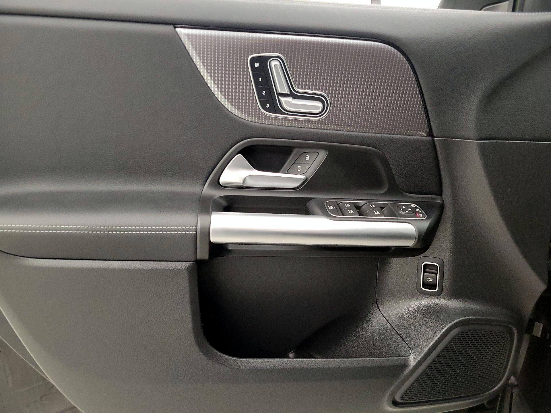 Thumbnail: 2023 Mercedes-Benz GLA - 12