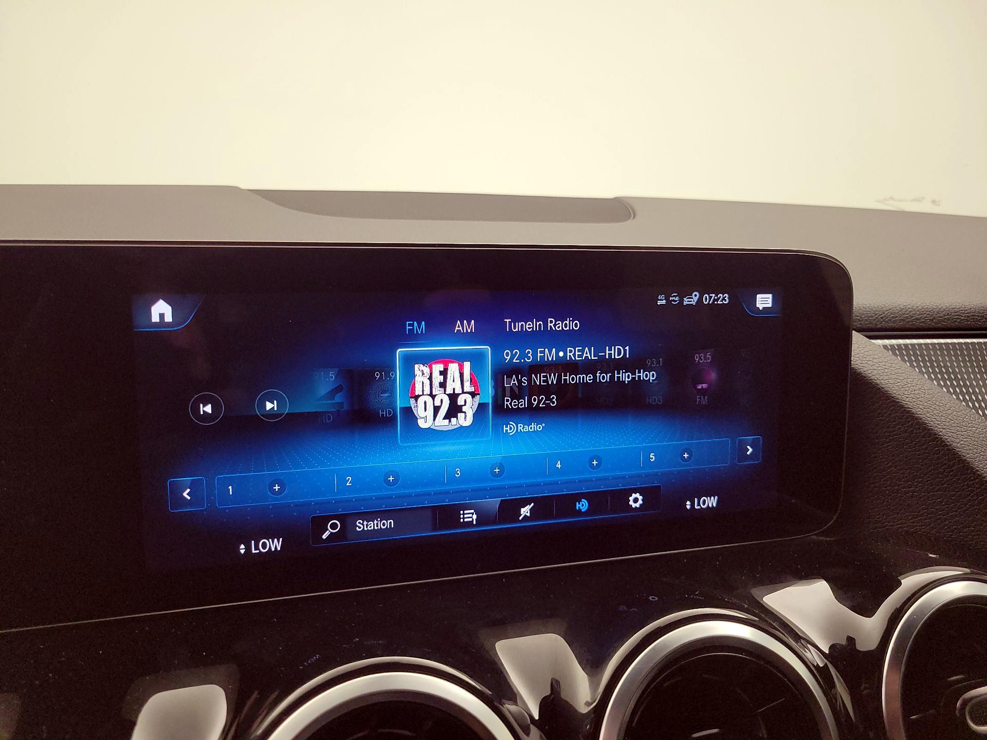 Thumbnail: 2023 Mercedes-Benz GLA - 15