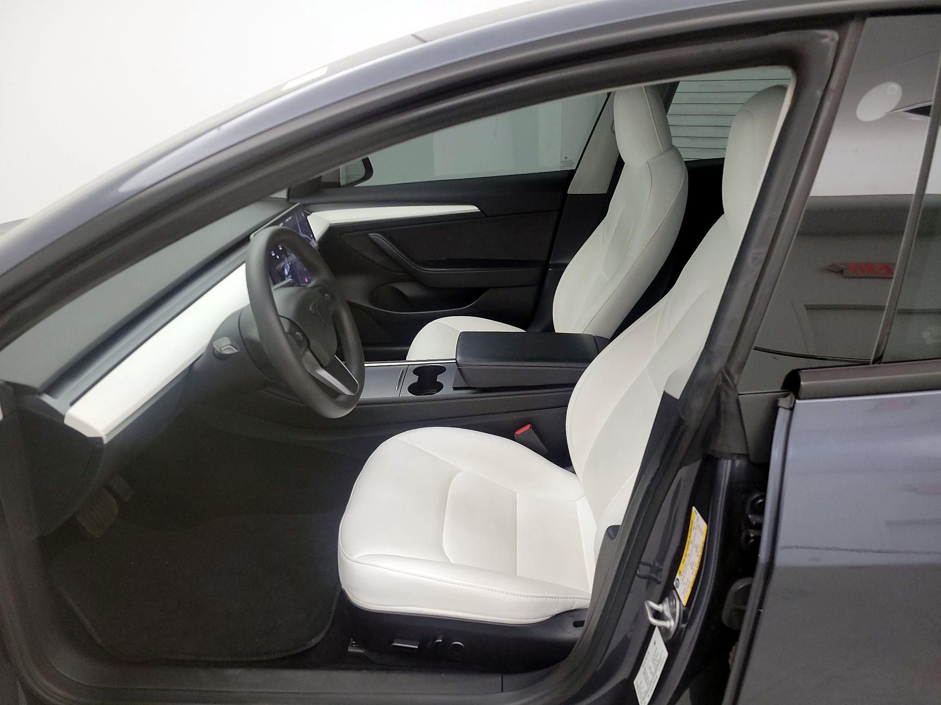 Thumbnail: 2023 Tesla Model 3 - 11