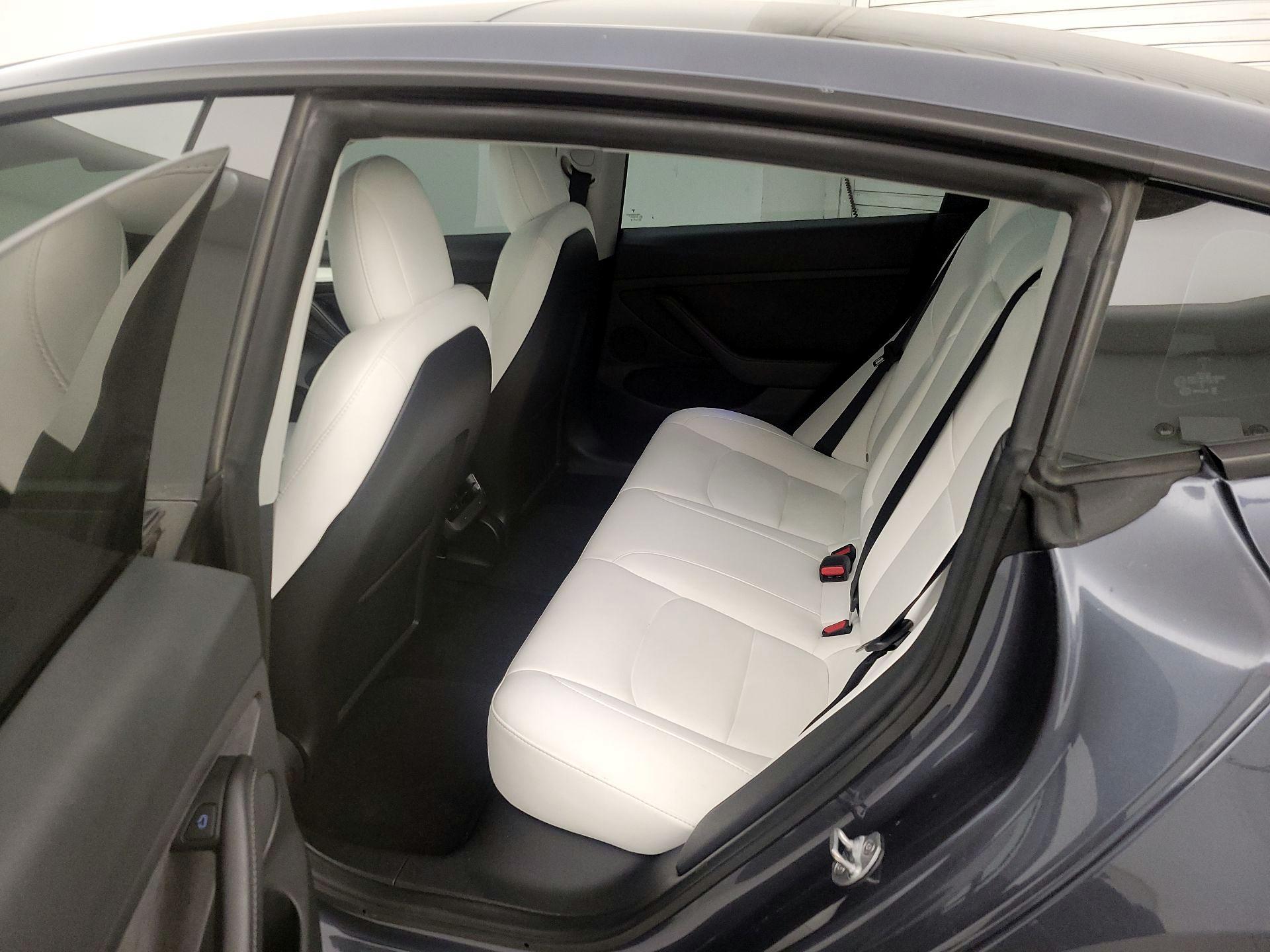 Thumbnail: 2023 Tesla Model 3 - 19