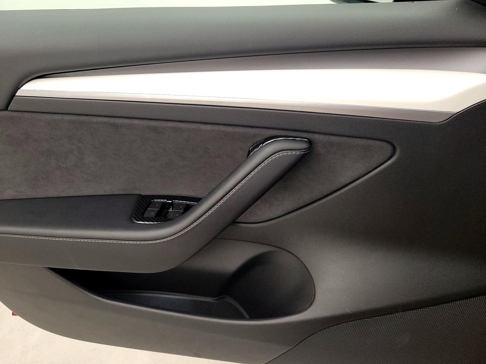 Thumbnail: 2022 Tesla Model 3 - 12