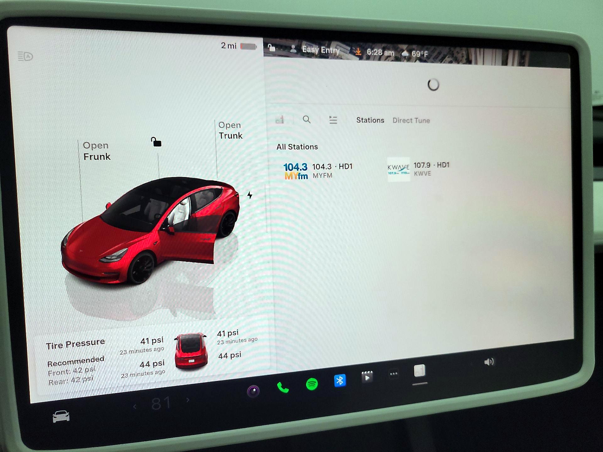 Thumbnail: 2022 Tesla Model 3 - 15