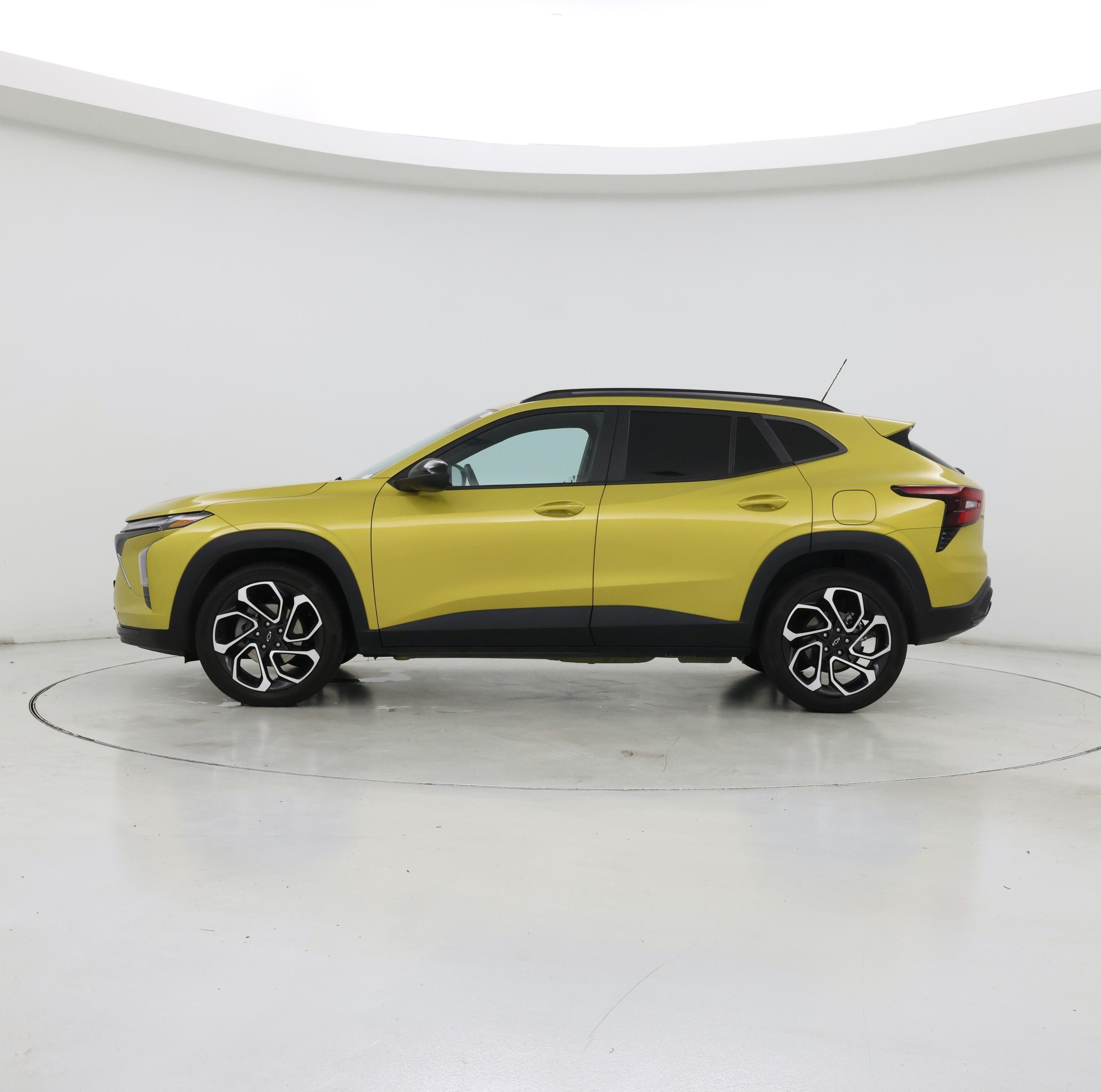 Thumbnail: 2024 Chevrolet Trax - 3