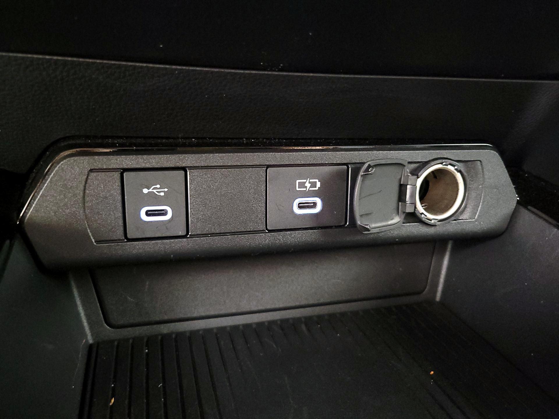 Thumbnail: 2024 Toyota Prius Prime - 18