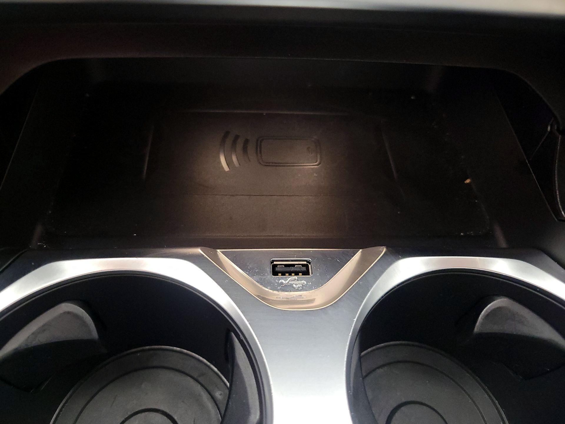 Thumbnail: 2022 BMW 8 Series - 18